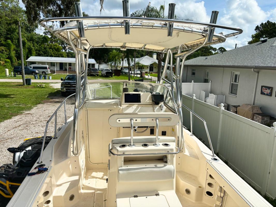 2005 Key West 2300 Walkaround yacht for sale in 