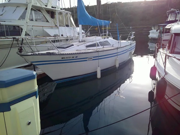 1984 Lancer 27' Power Sailor yacht for sale in 