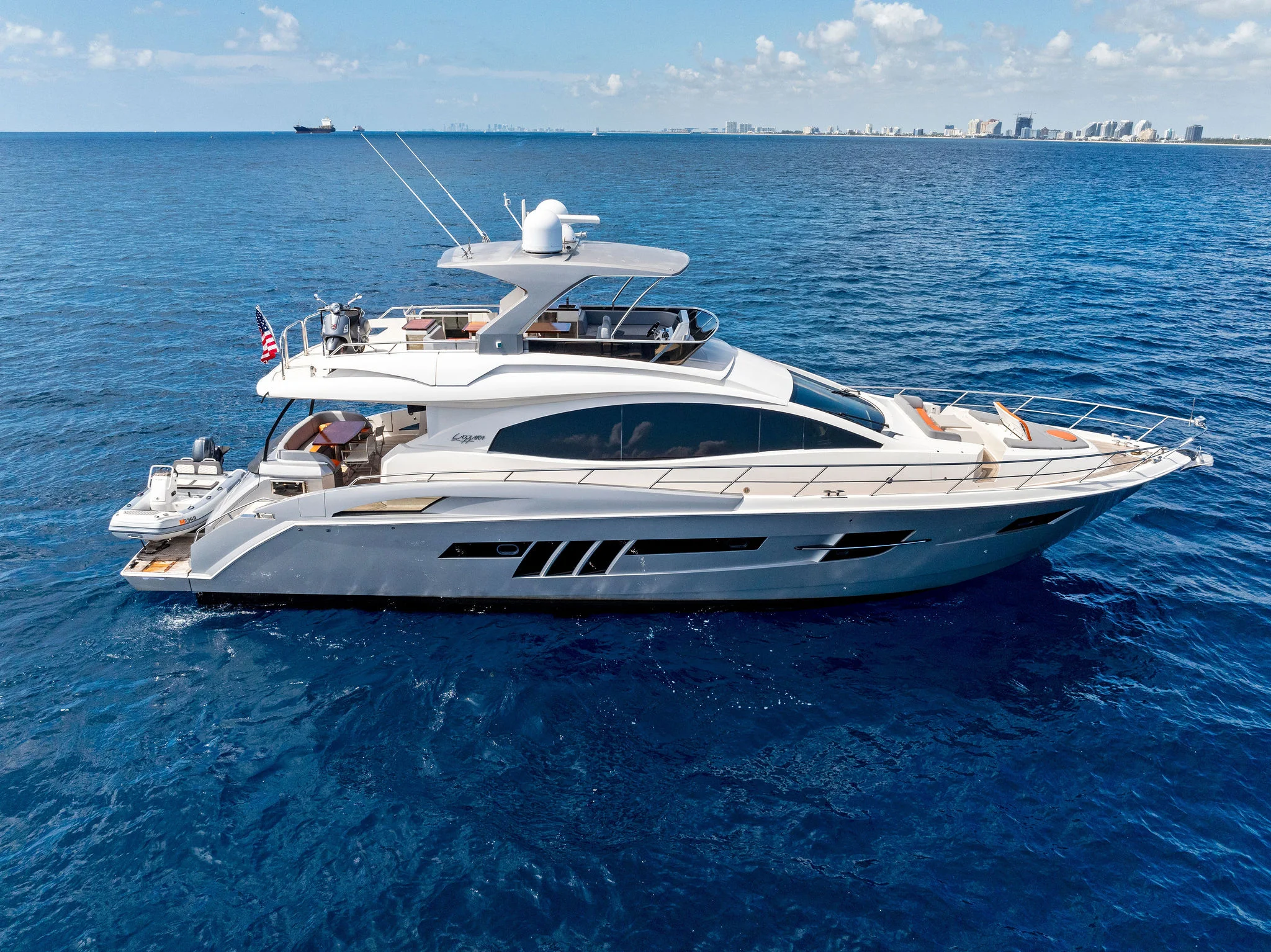 2014 Lazzara 64 yacht for sale in 