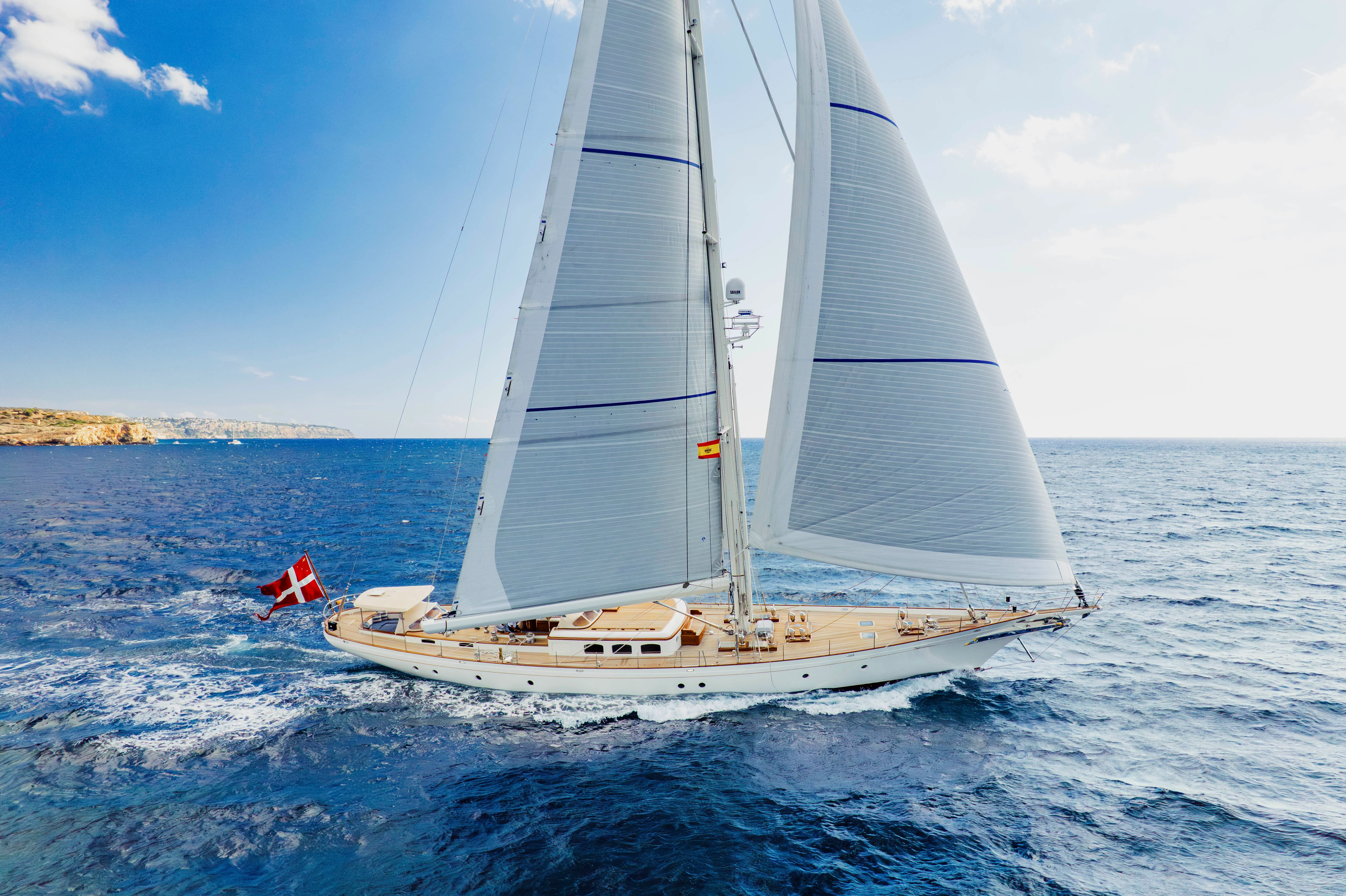 1999 Royal Huisman Cutter rigged sloop
