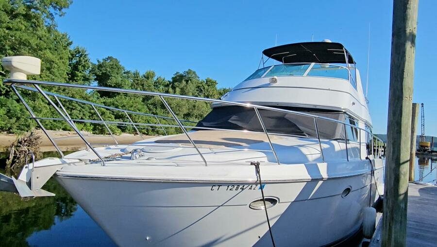 2000 Carver 450 Voyager yacht for sale in 