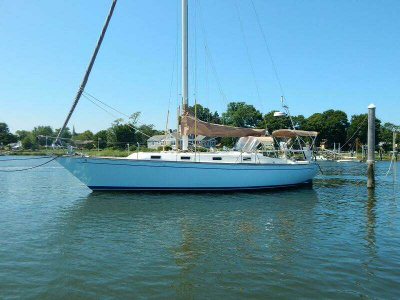 1982 Tartan 37 Centerboard yacht for sale in 