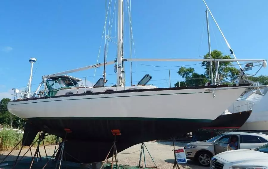 1976 Heritage Yacht Intrepid 35 yacht for sale in 