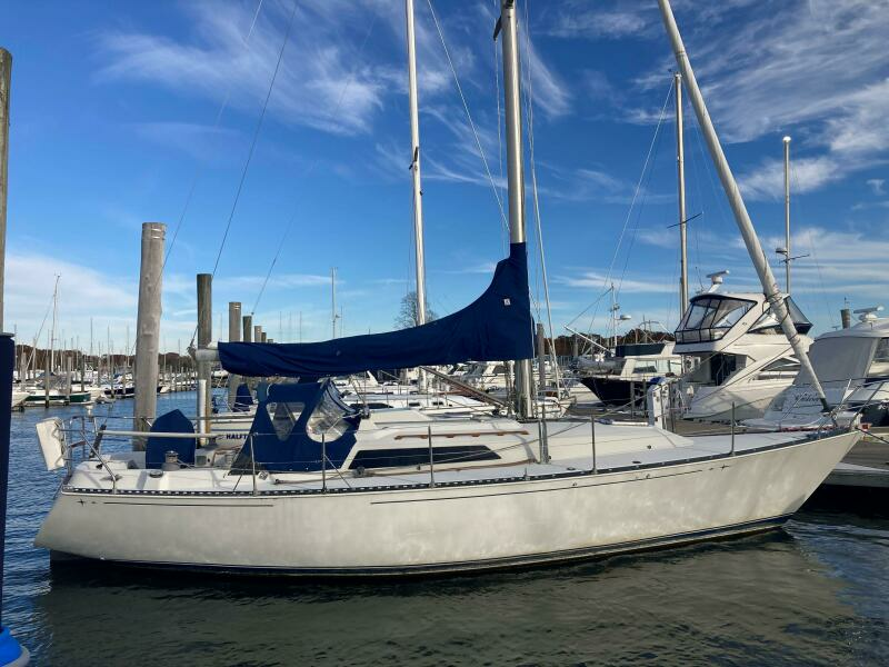 1984 C&C 35 Mk III yacht for sale in 