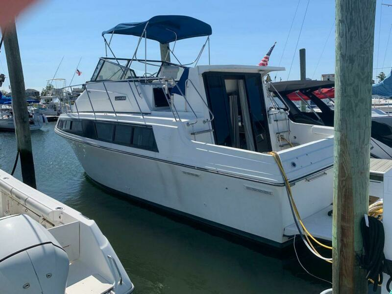 1990 Carver Mariner 3297 yacht for sale in 