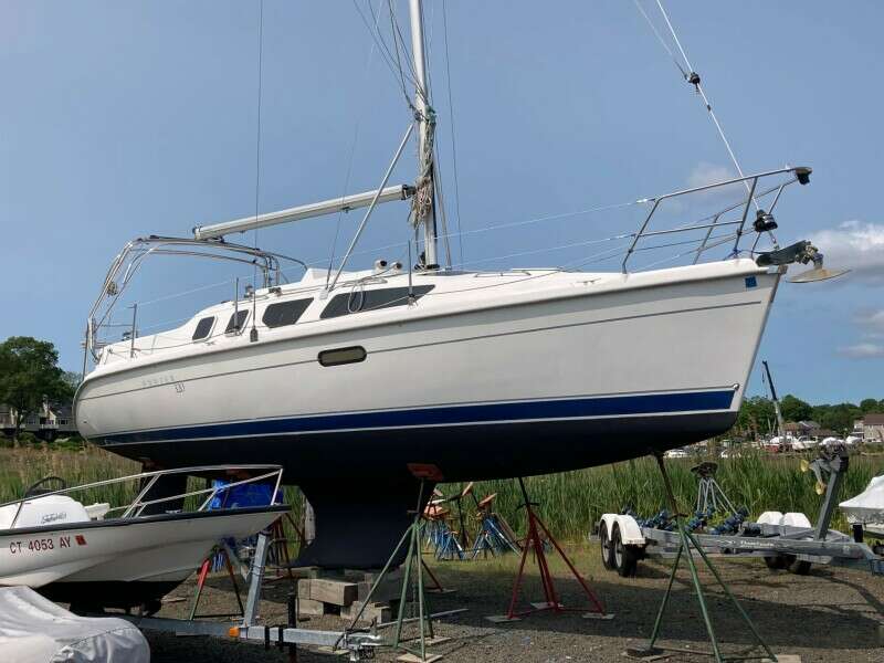 2000 Hunter 320 yacht for sale in 