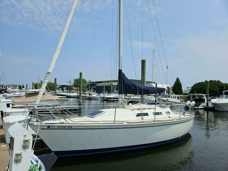 1986 Pearson Auxiliary Sloop yacht for sale in 