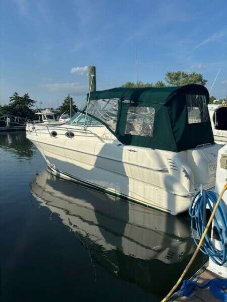 2000 Sea Ray 270 Sundancer yacht for sale in 