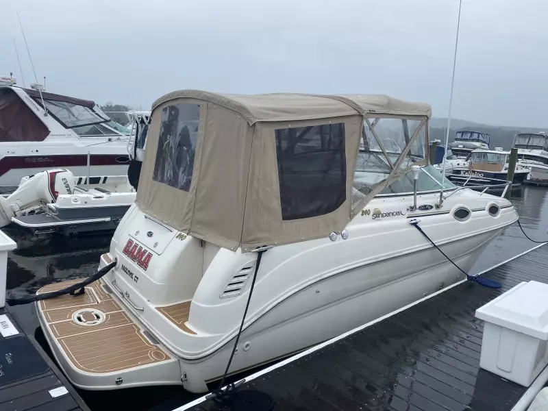 2002 Sea Ray 240 Sundancer yacht for sale in 