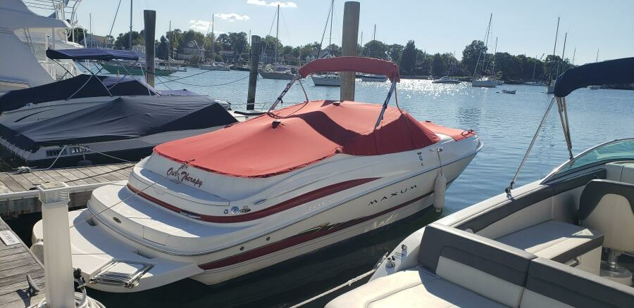 2004 Maxum 2400 SCR yacht for sale in 