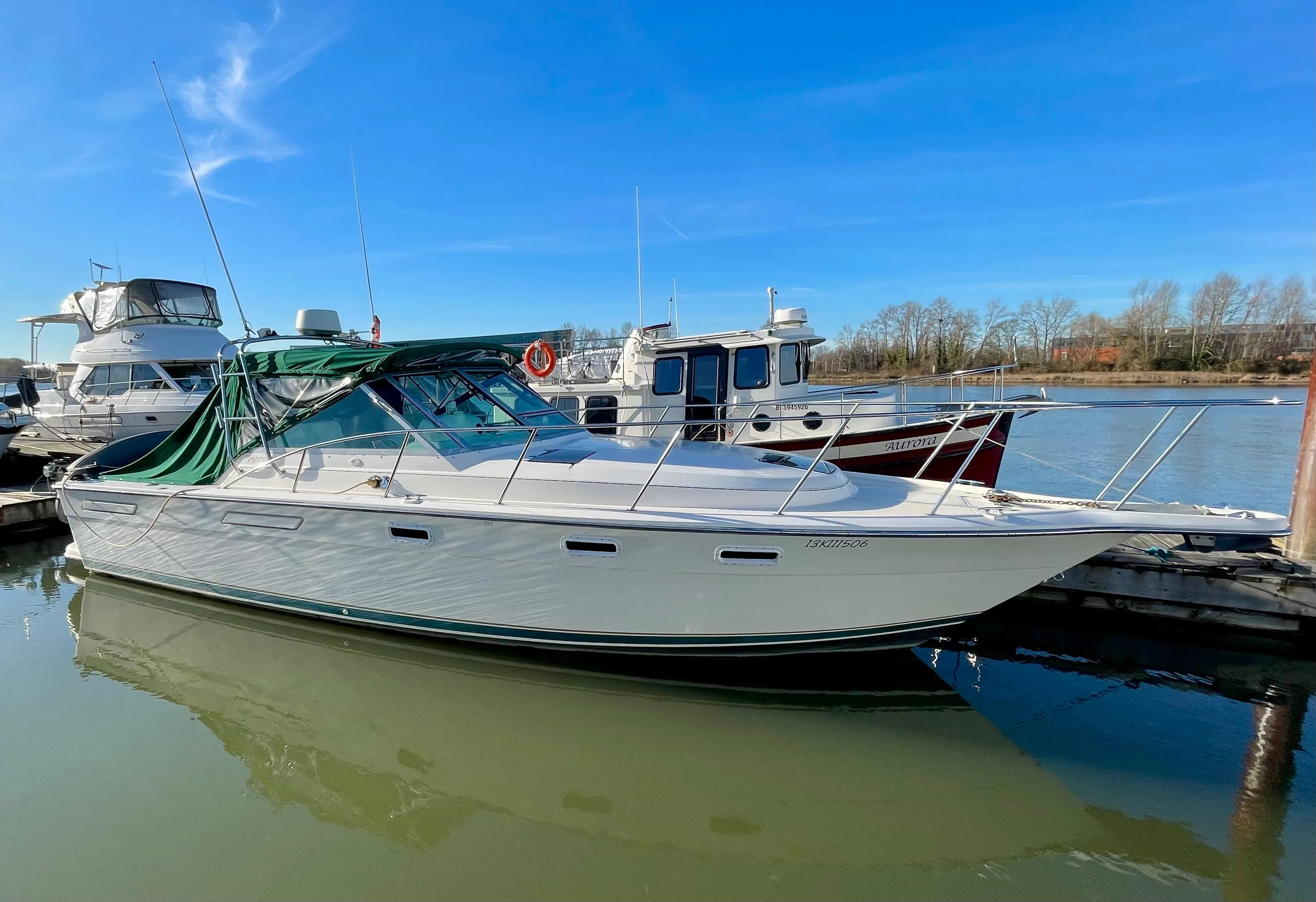 1996 Pursuit 3100 Express yacht for sale in 