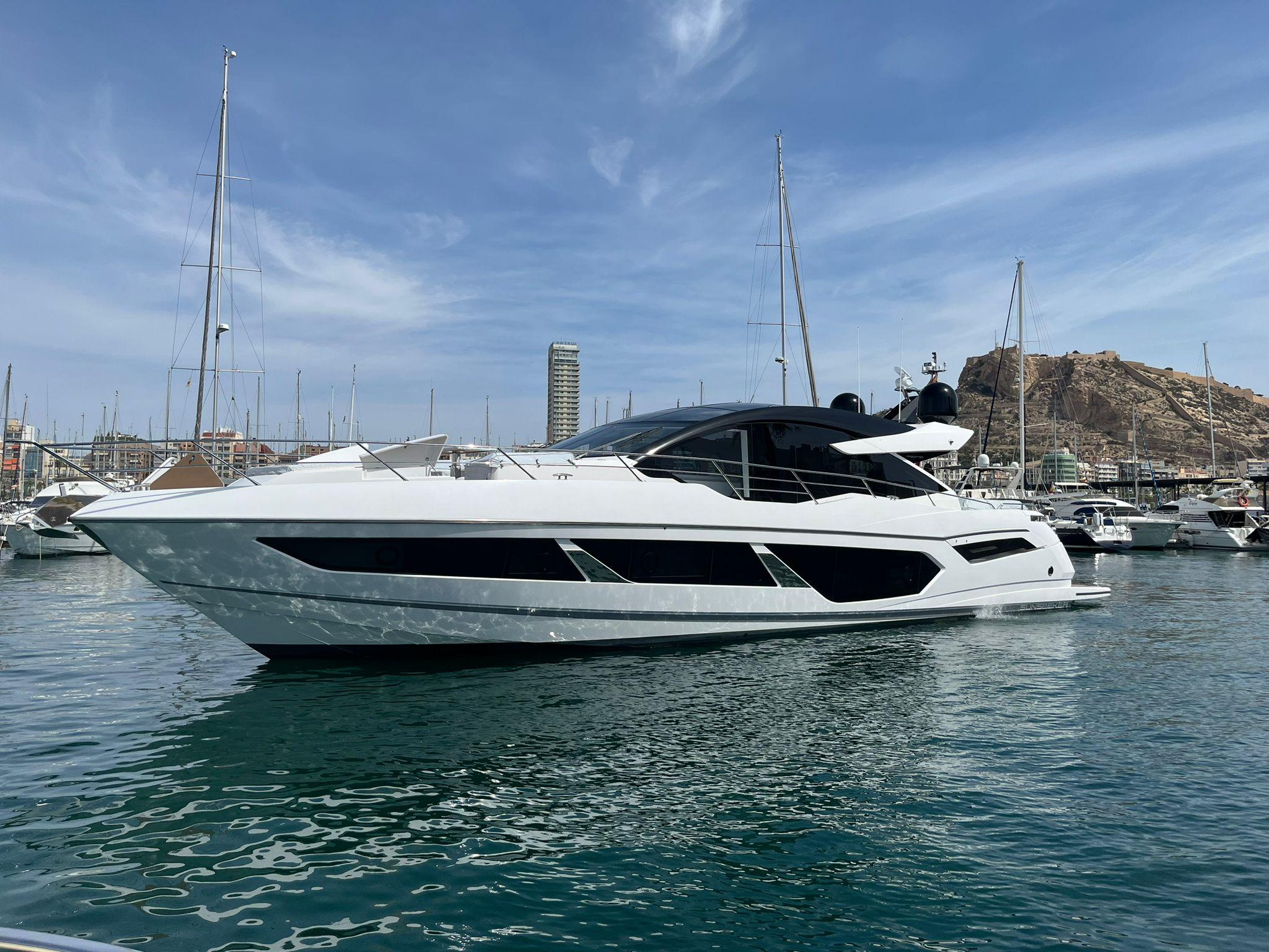 2023 Sunseeker Predator 75