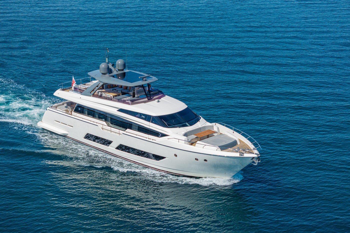 2018 Ferretti Yachts 850