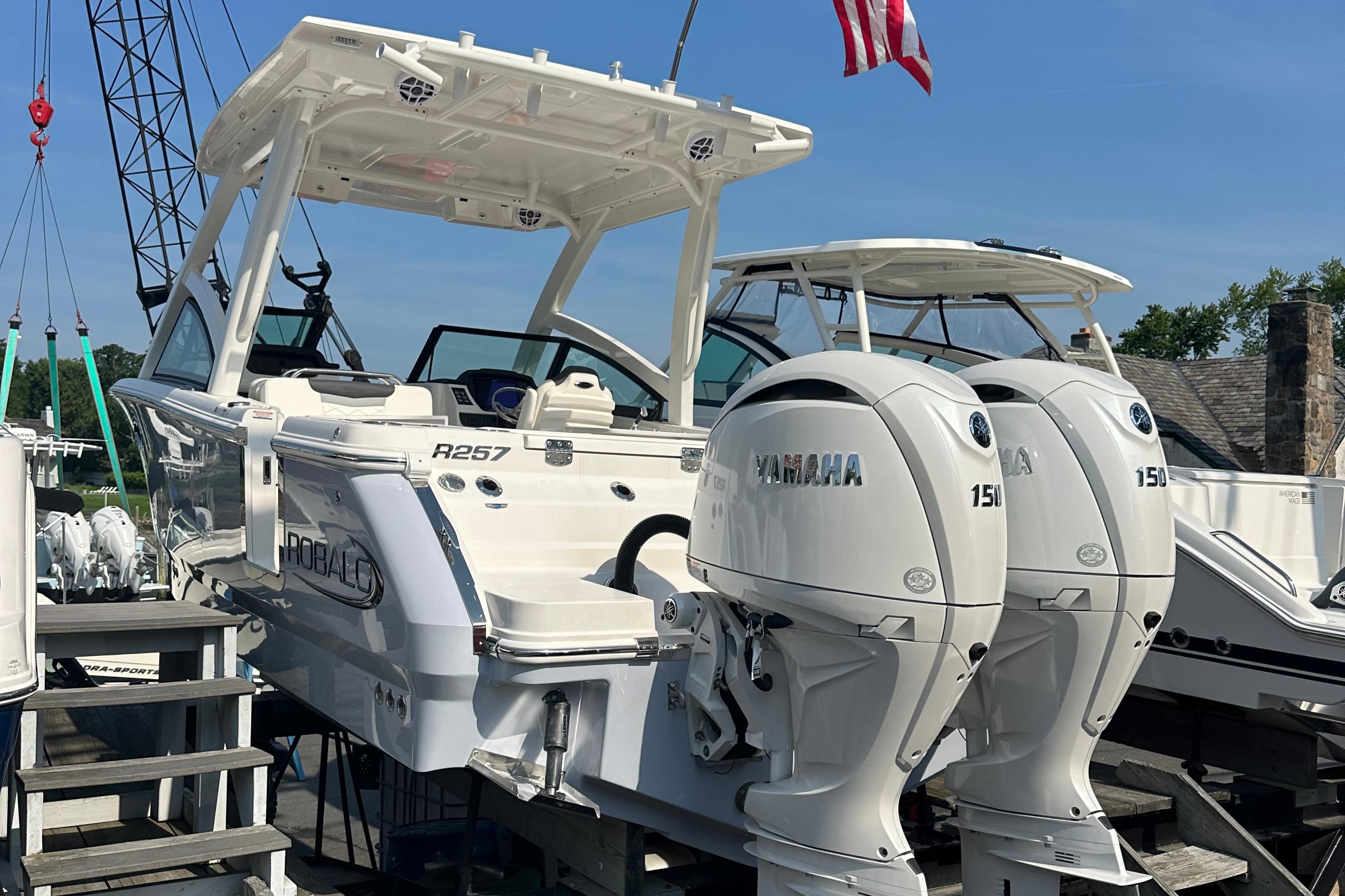 Robalo R257 2025 Robalo R257 Dual Console for Sale in Westport, CT, United States ...