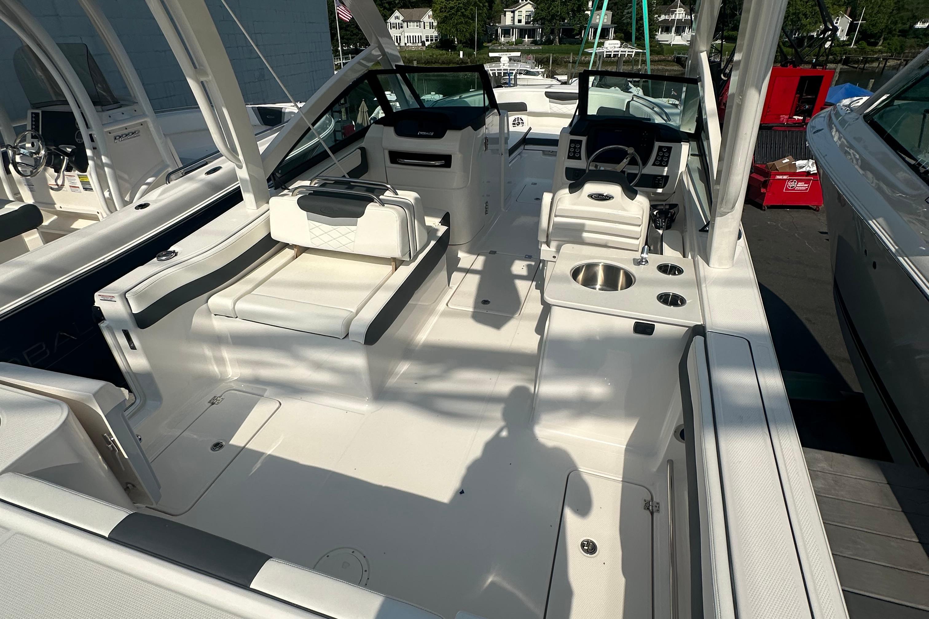 Robalo R257 2025 Robalo R257 Dual Console for Sale in Westport, CT, United States ...