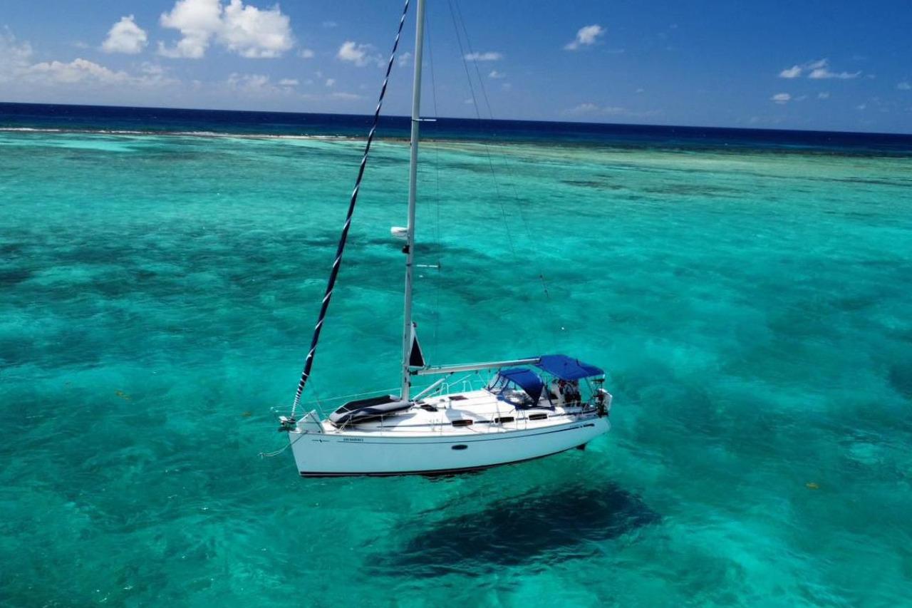 2006 Bavaria 33 Cruiser