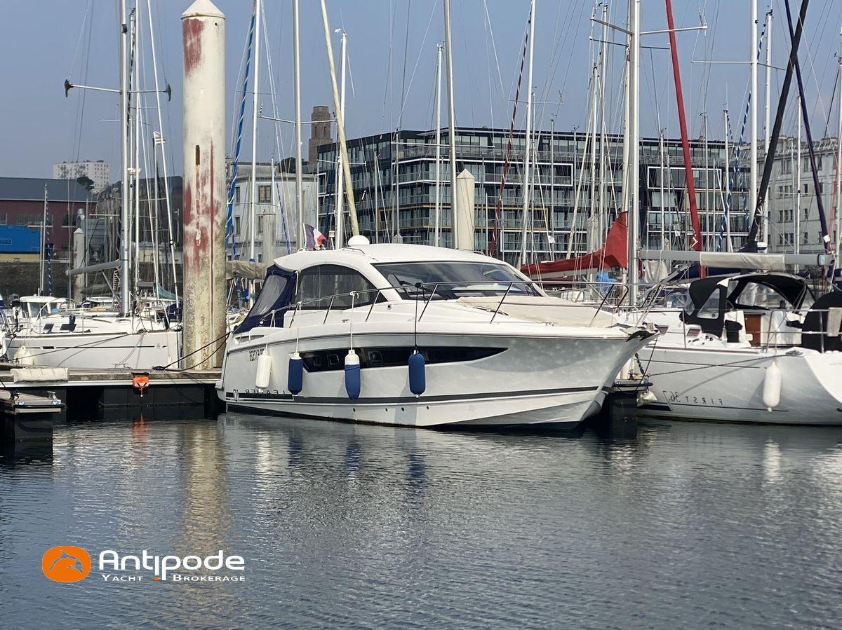 2010 Jeanneau Leader 10