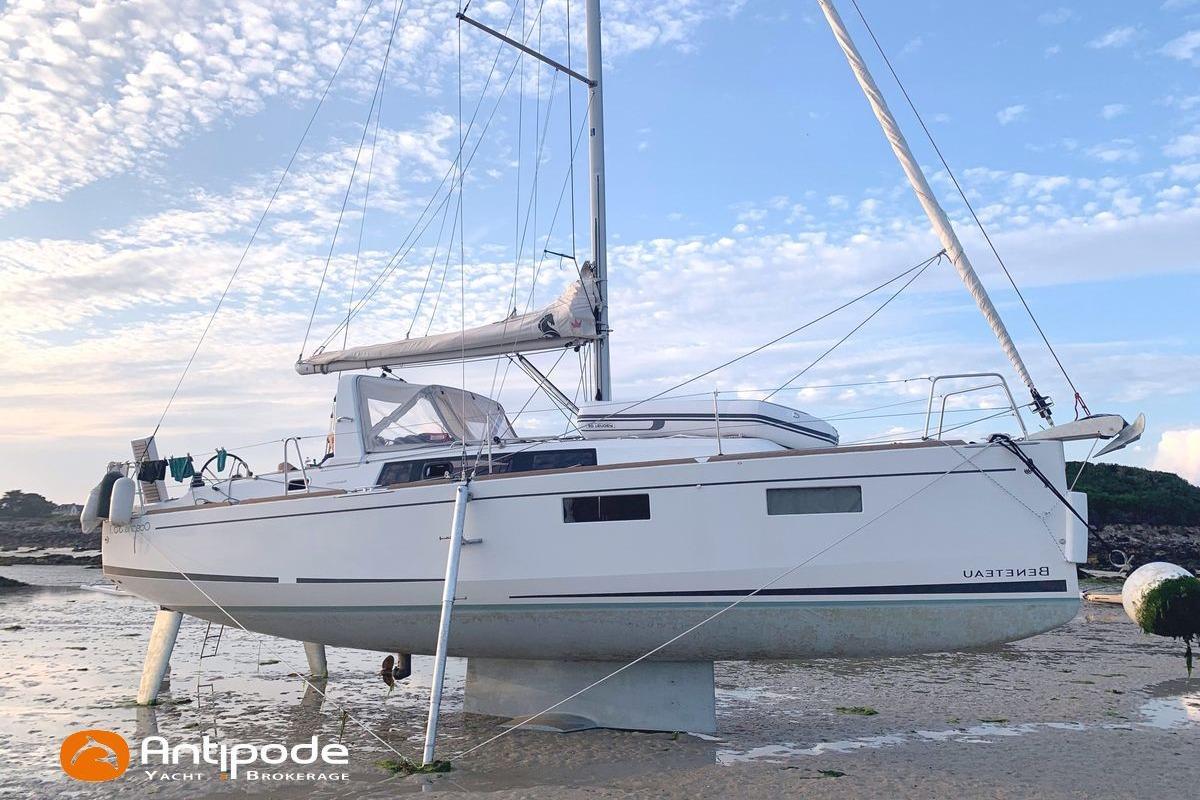 2017 Beneteau Oceanis 35.1