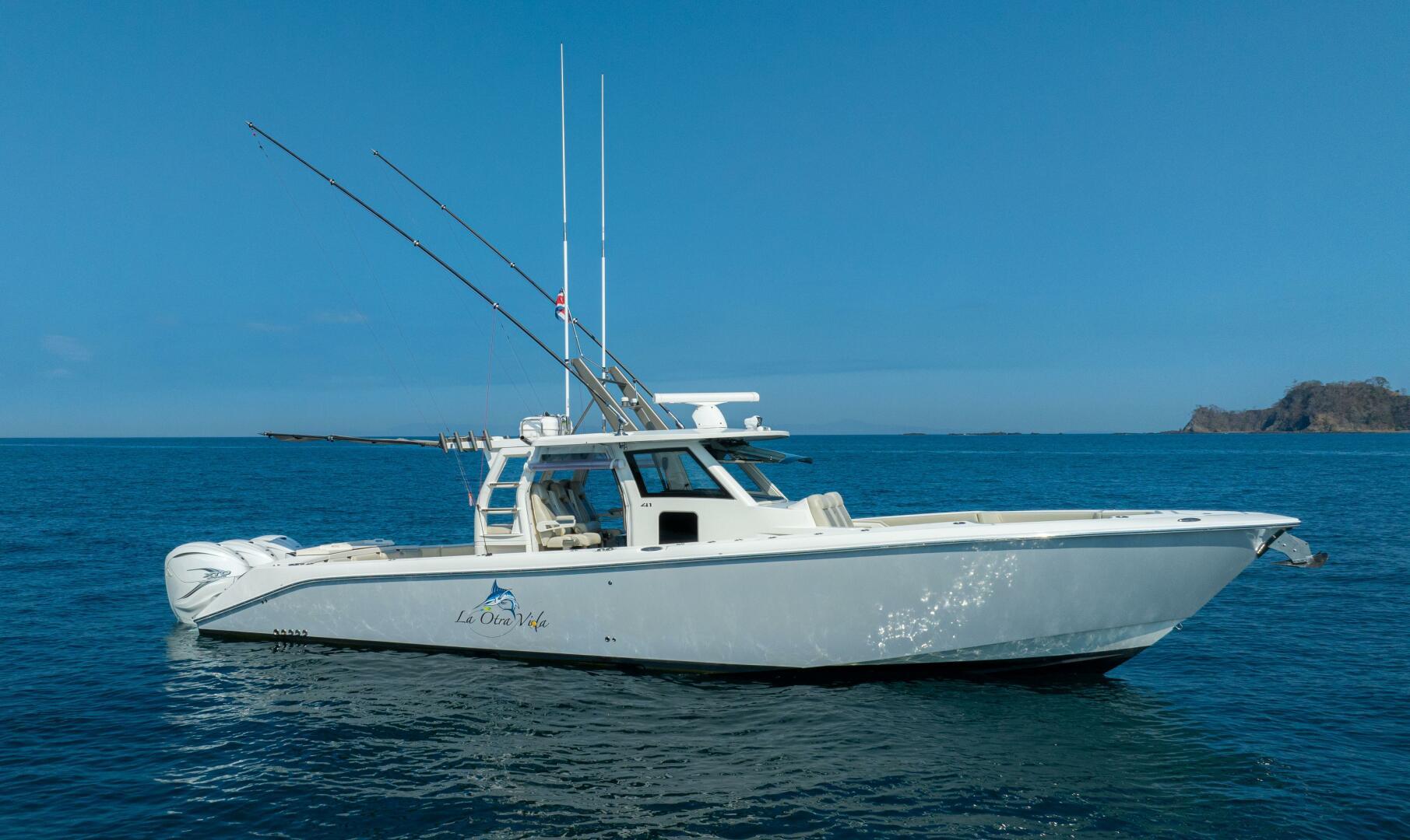 2021 Solace 41 Center Console