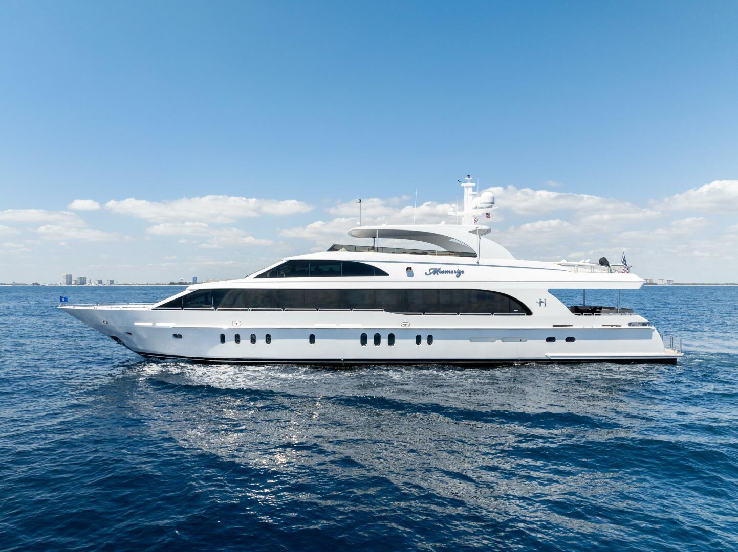 2013 Hargrave 125 Raised Pilothouse