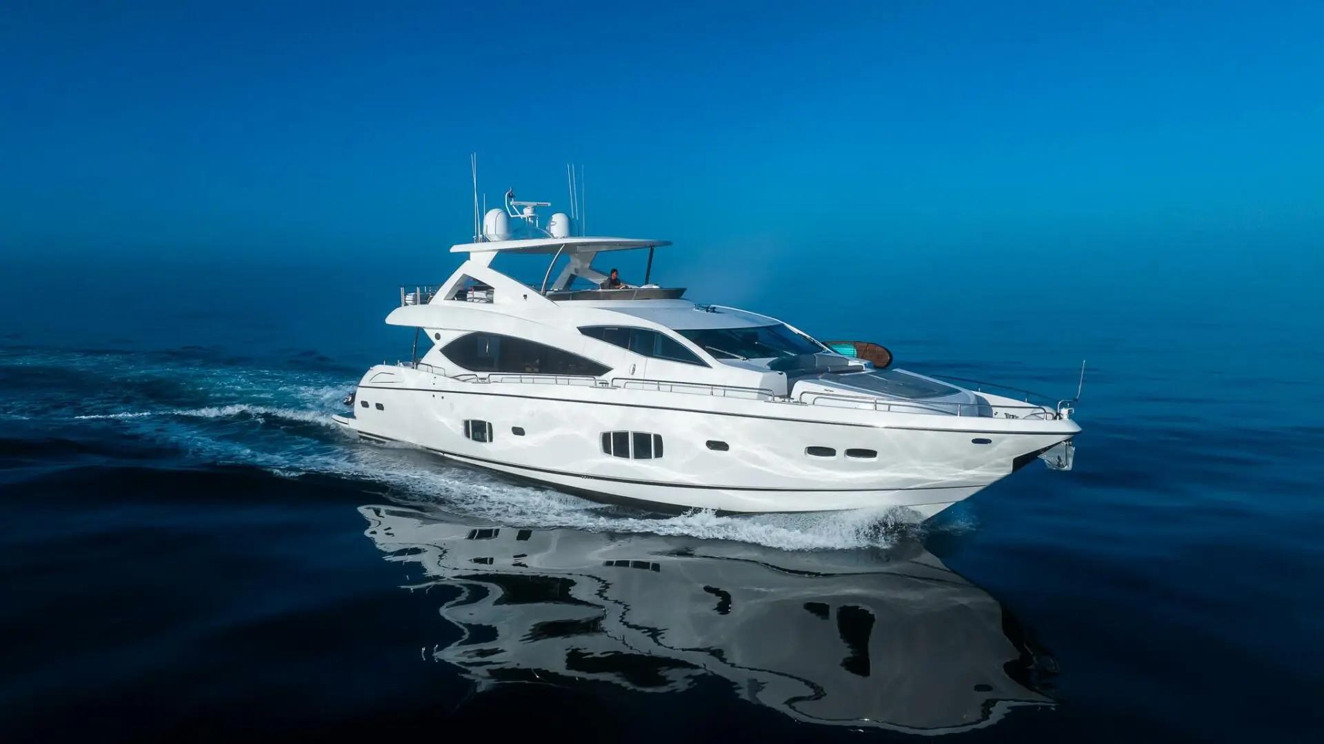 2011 Sunseeker 88 Yacht