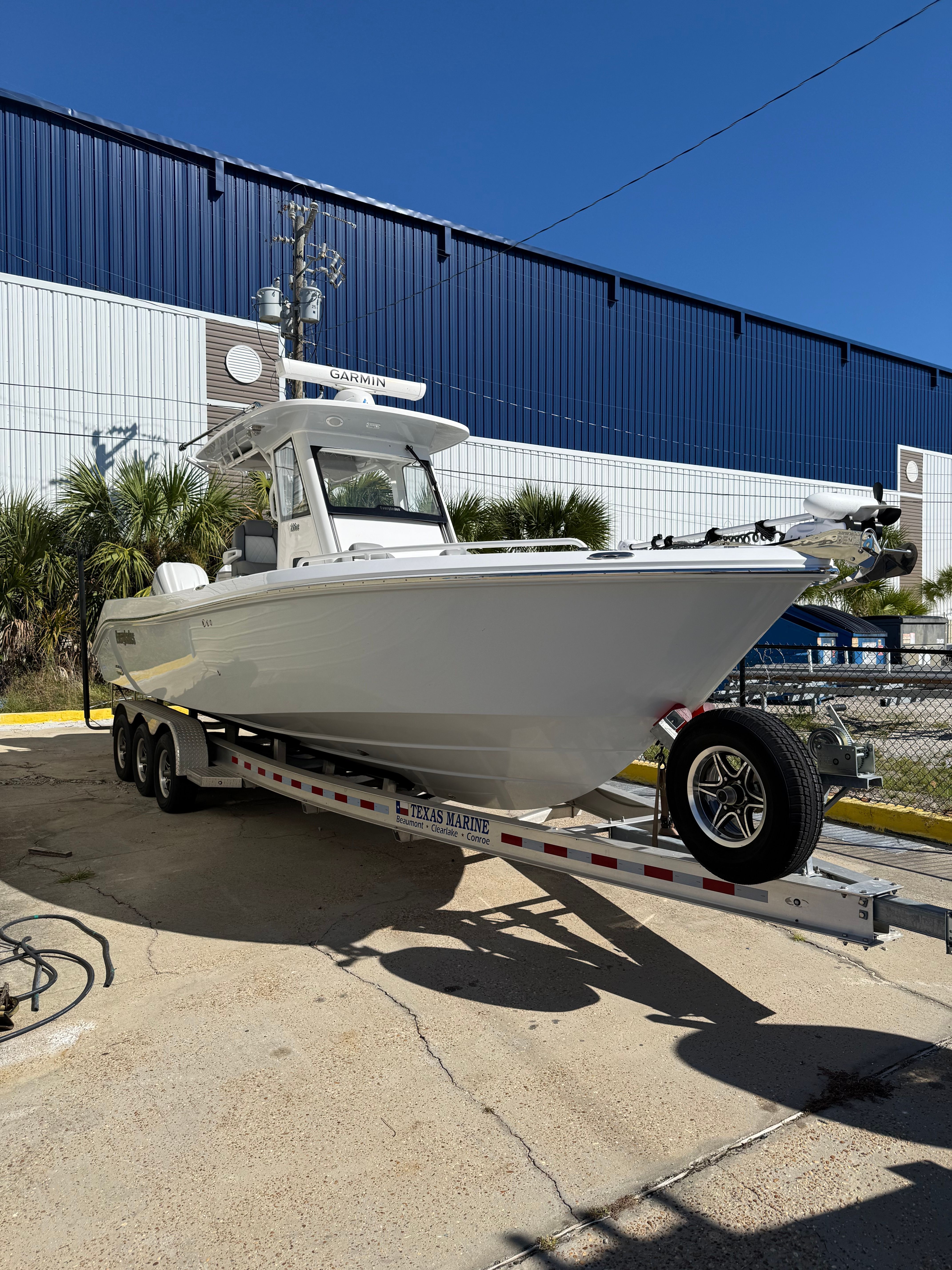 2023 Everglades 295 Center Console