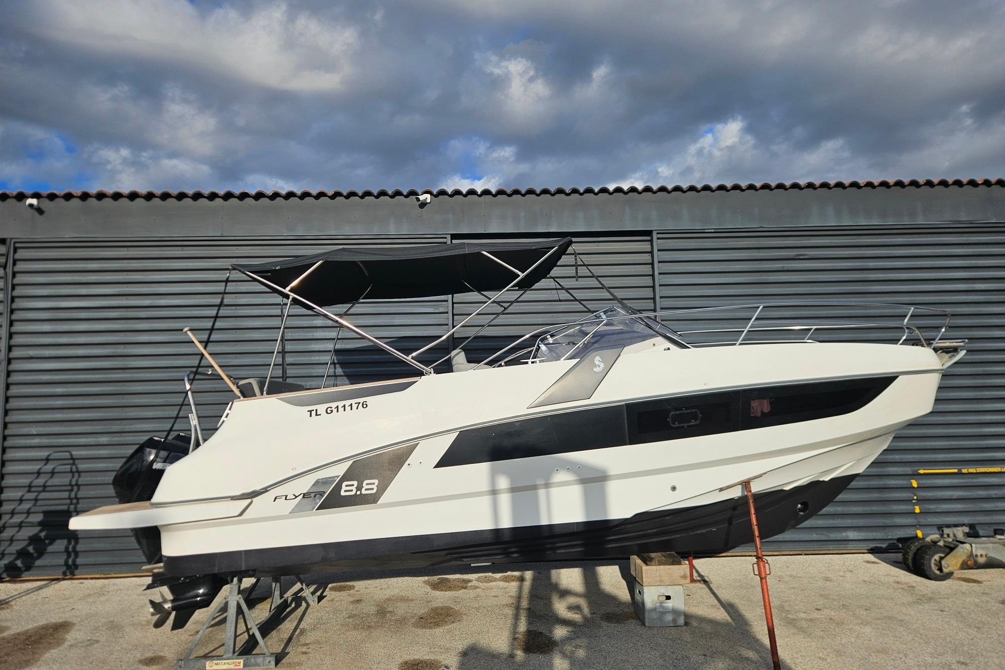 2020 Beneteau Flyer 8.8 Sundeck