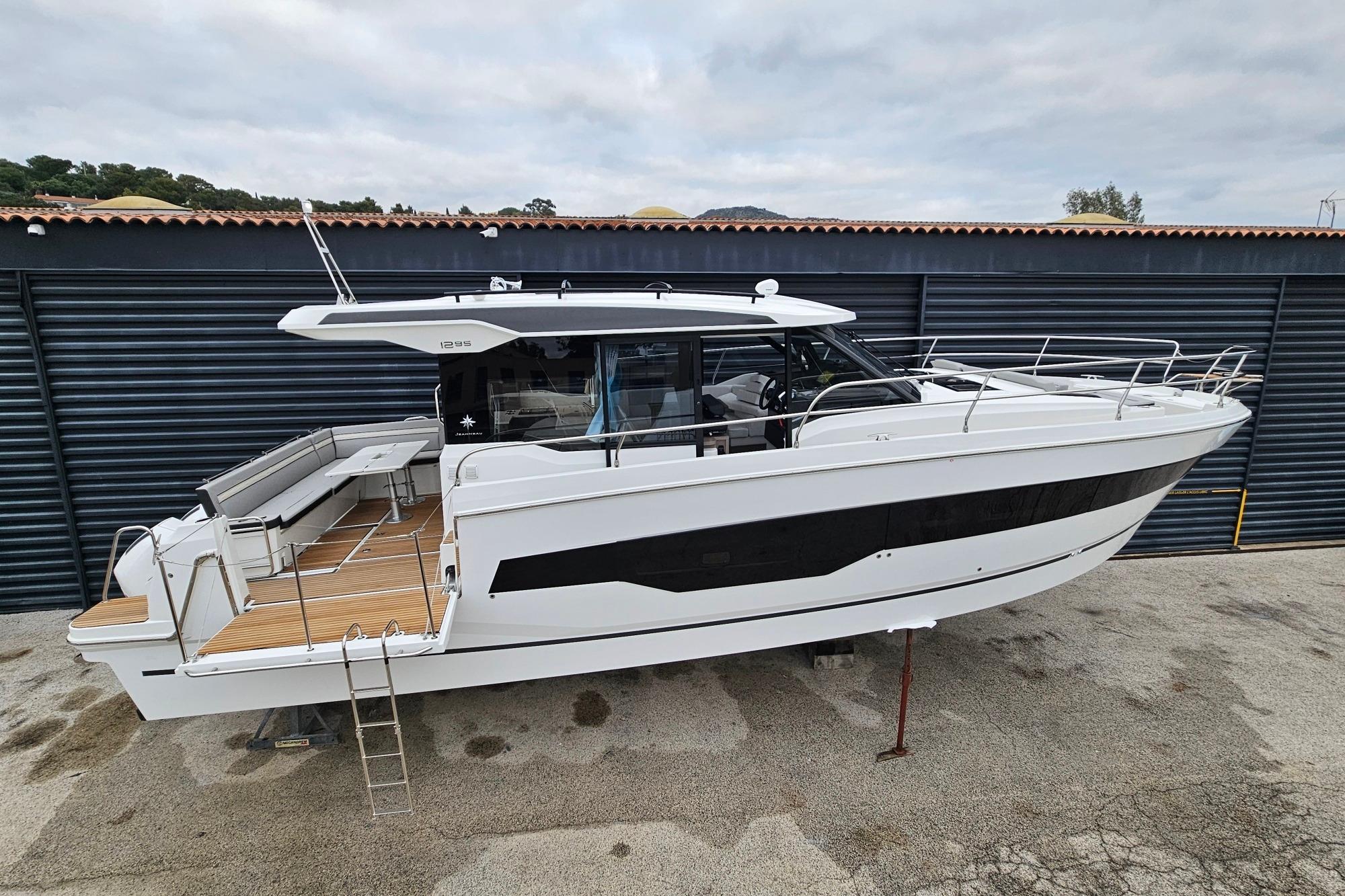 2025 Jeanneau Merry Fisher 1295 Coupe