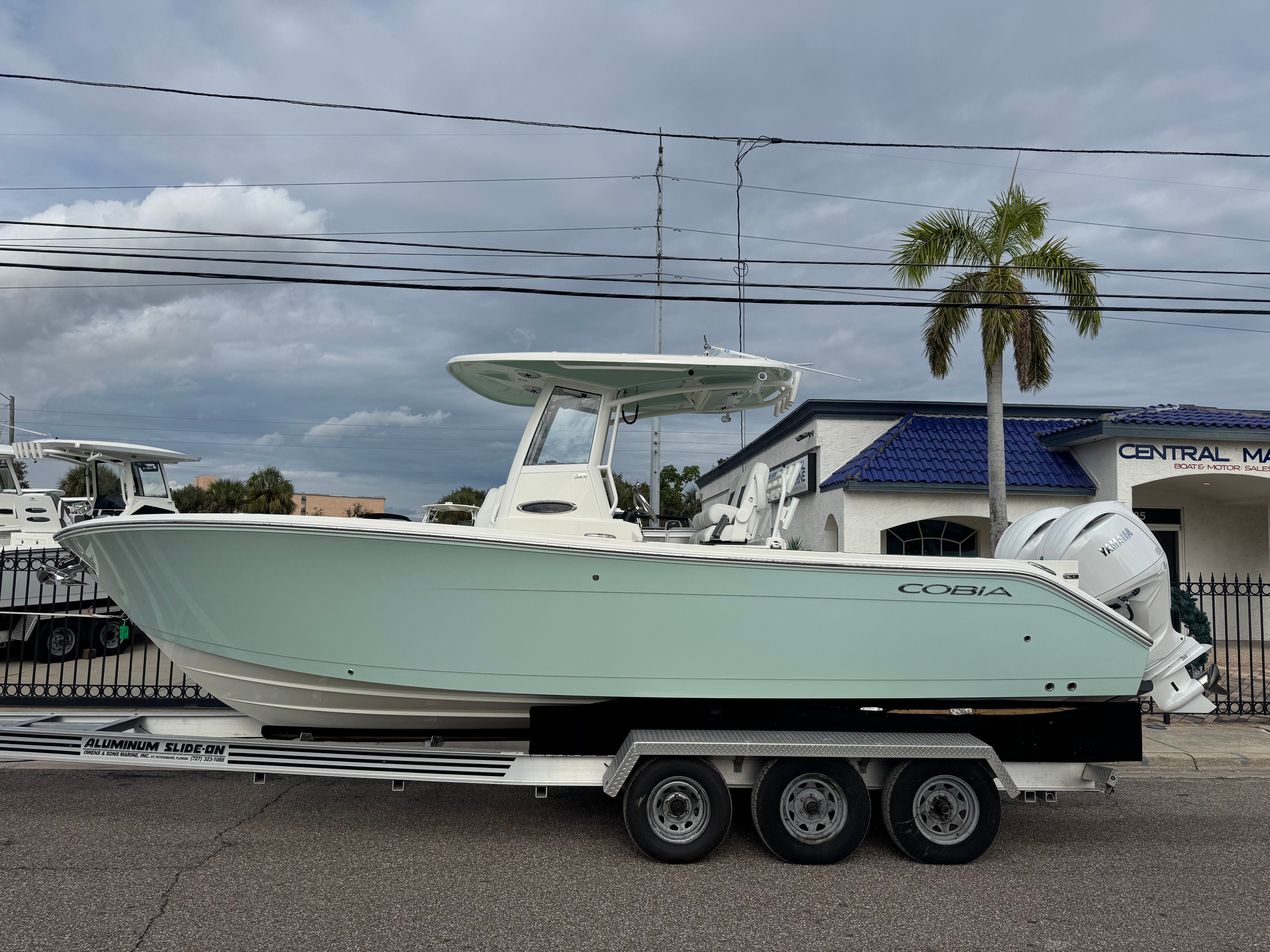 2026 Cobia 265 Open Center Console