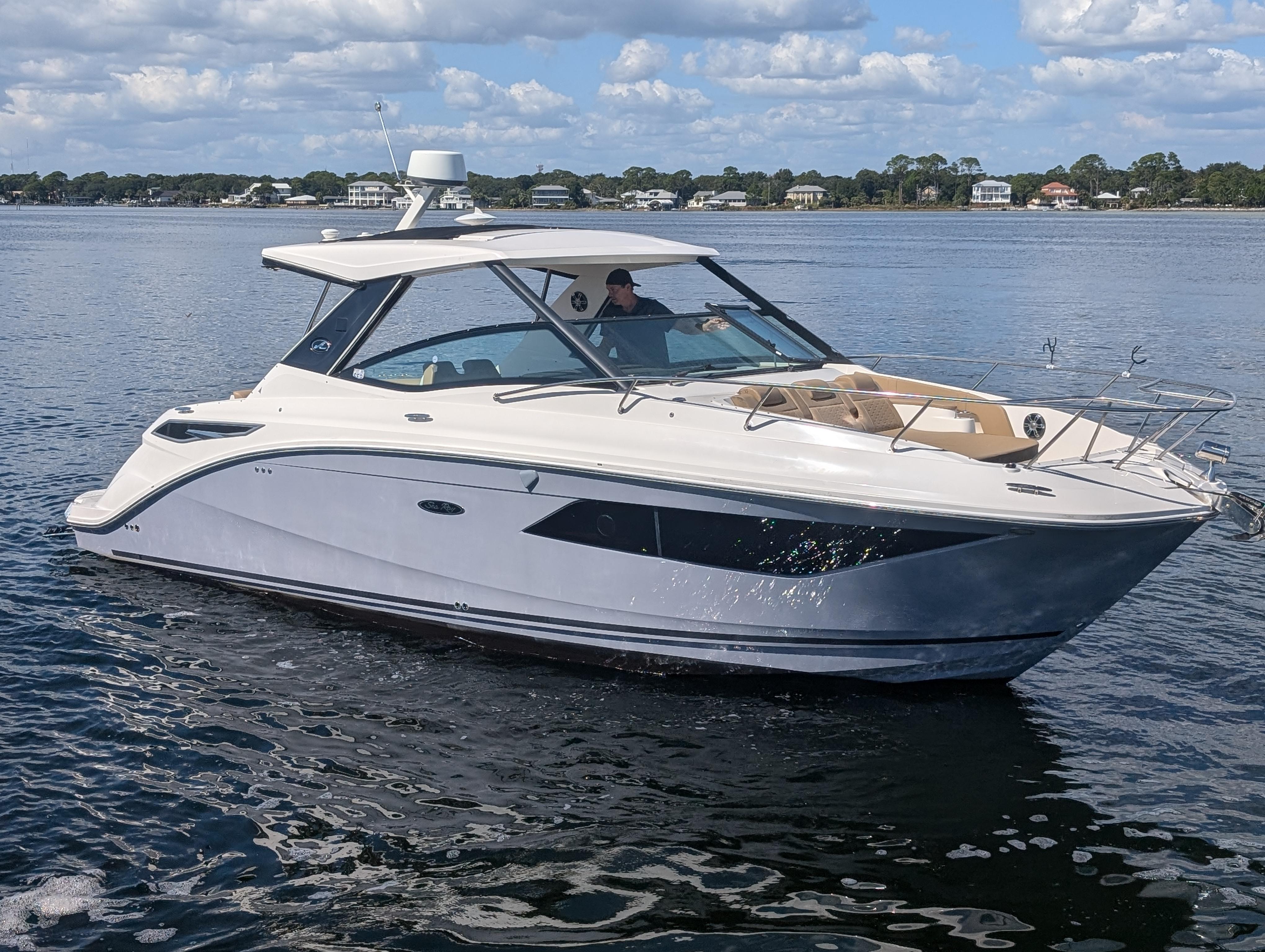 2019 Sea Ray Sundancer 320