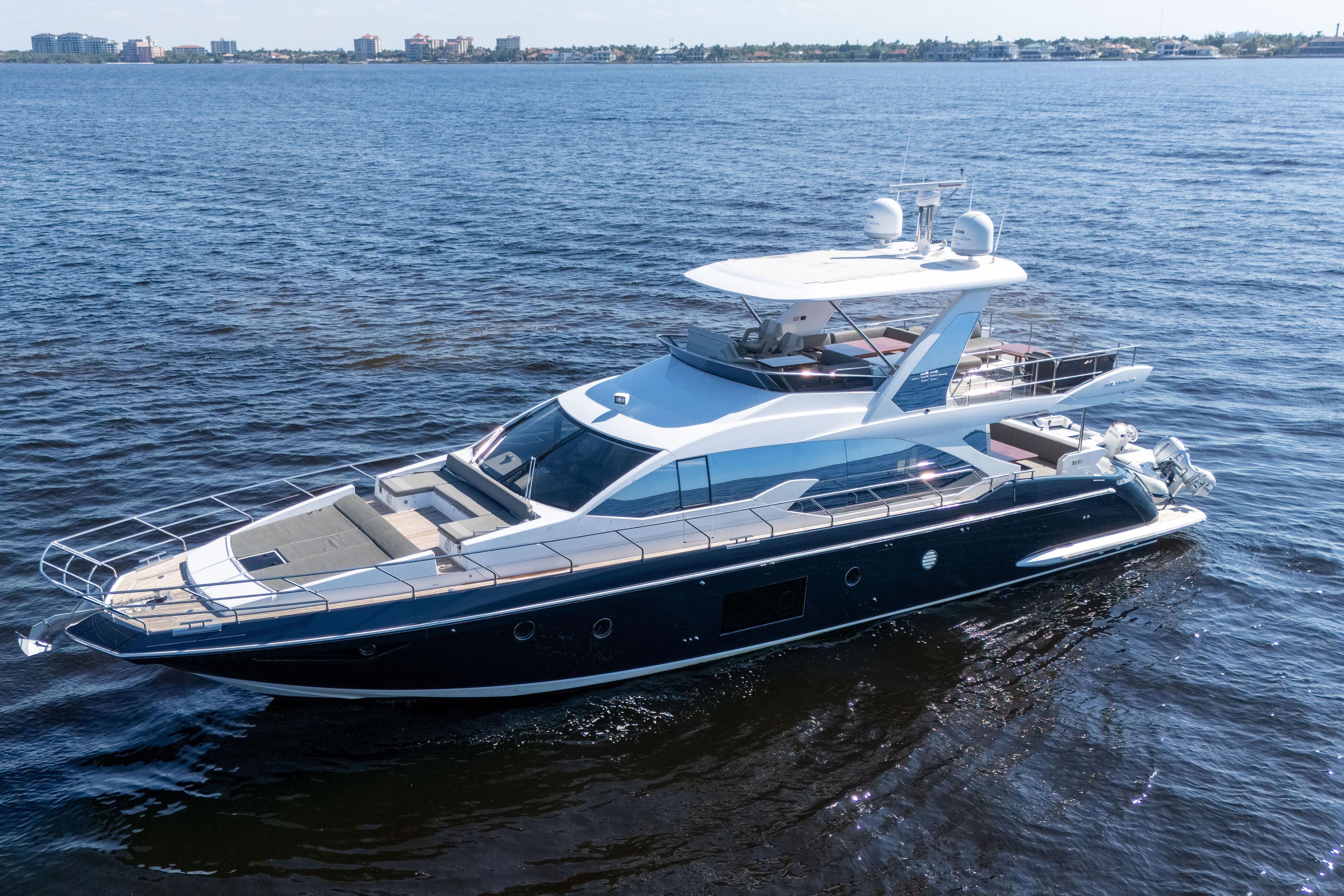 2017 Azimut 66