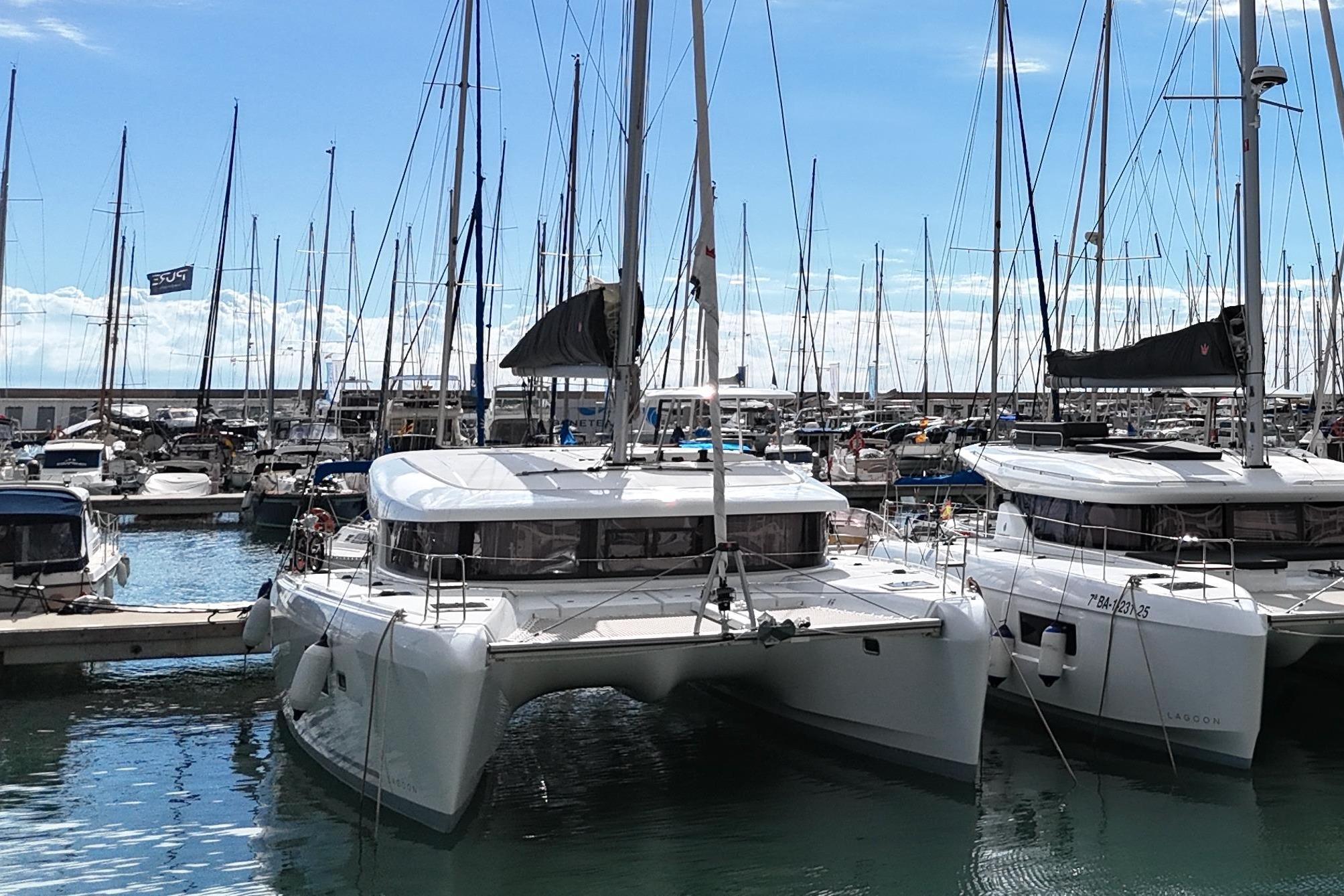 2025 Lagoon 42