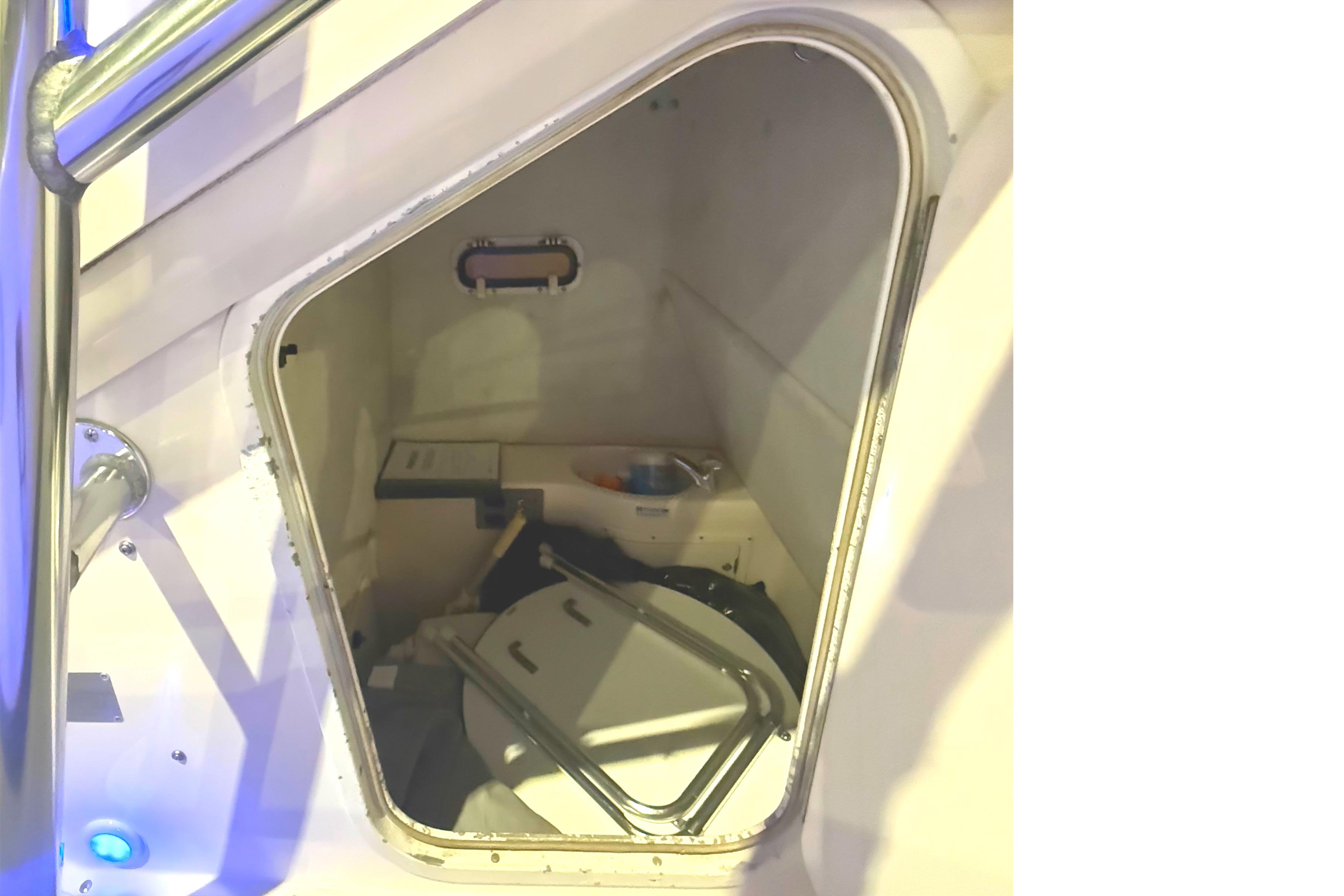 2870 1999 Pursuit 2870 Center Console for Sale in Waukegan, IL, United ...