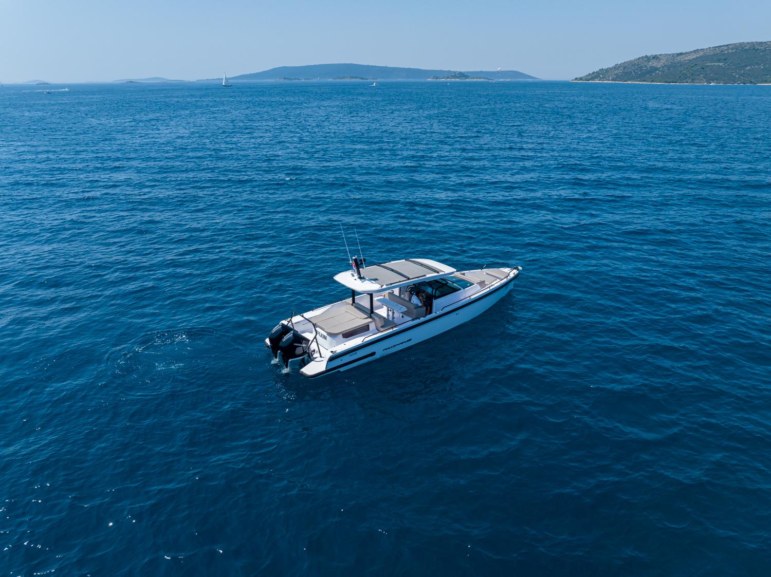 2024 Axopar 37 Sun-Top