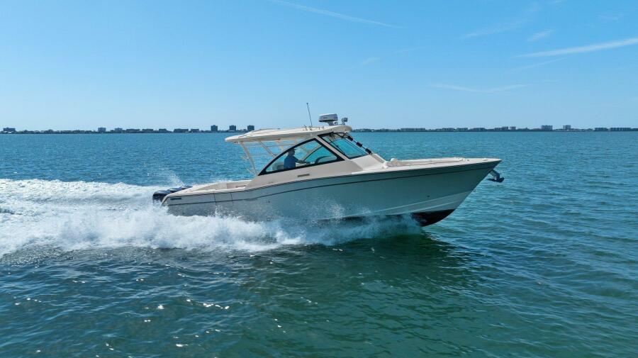 2016 Grady-White Freedom 375