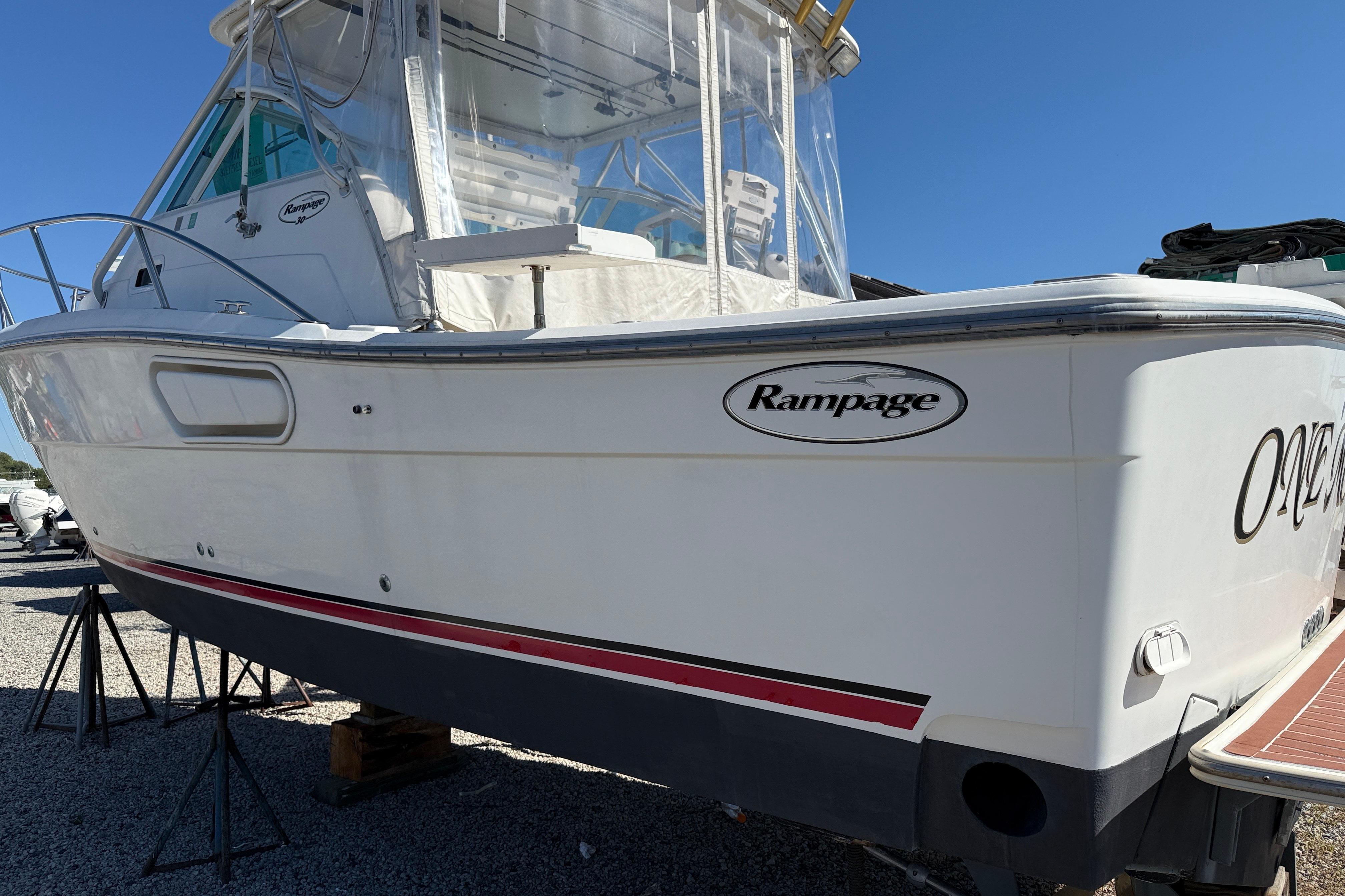 2002 Rampage 30 Express yacht for sale in 