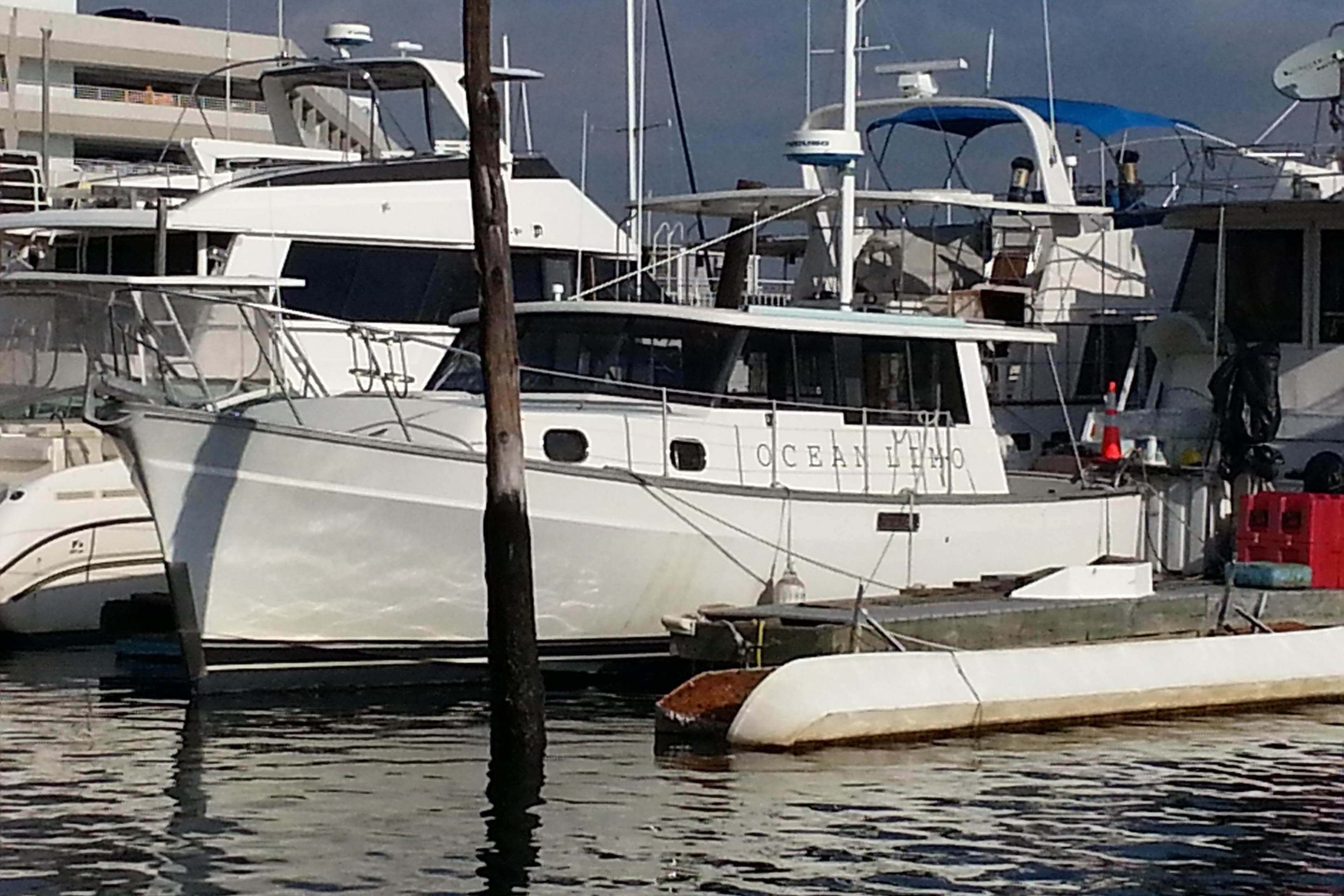 1979 Mainship 34 Custom Sedan yacht for sale in 