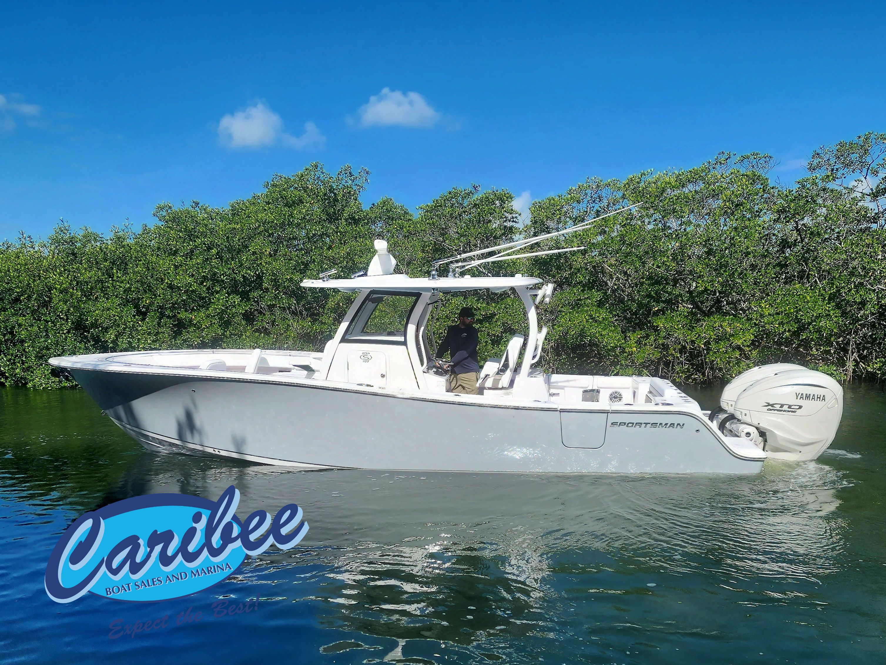 2026 Sportsman Open 322 Center Console