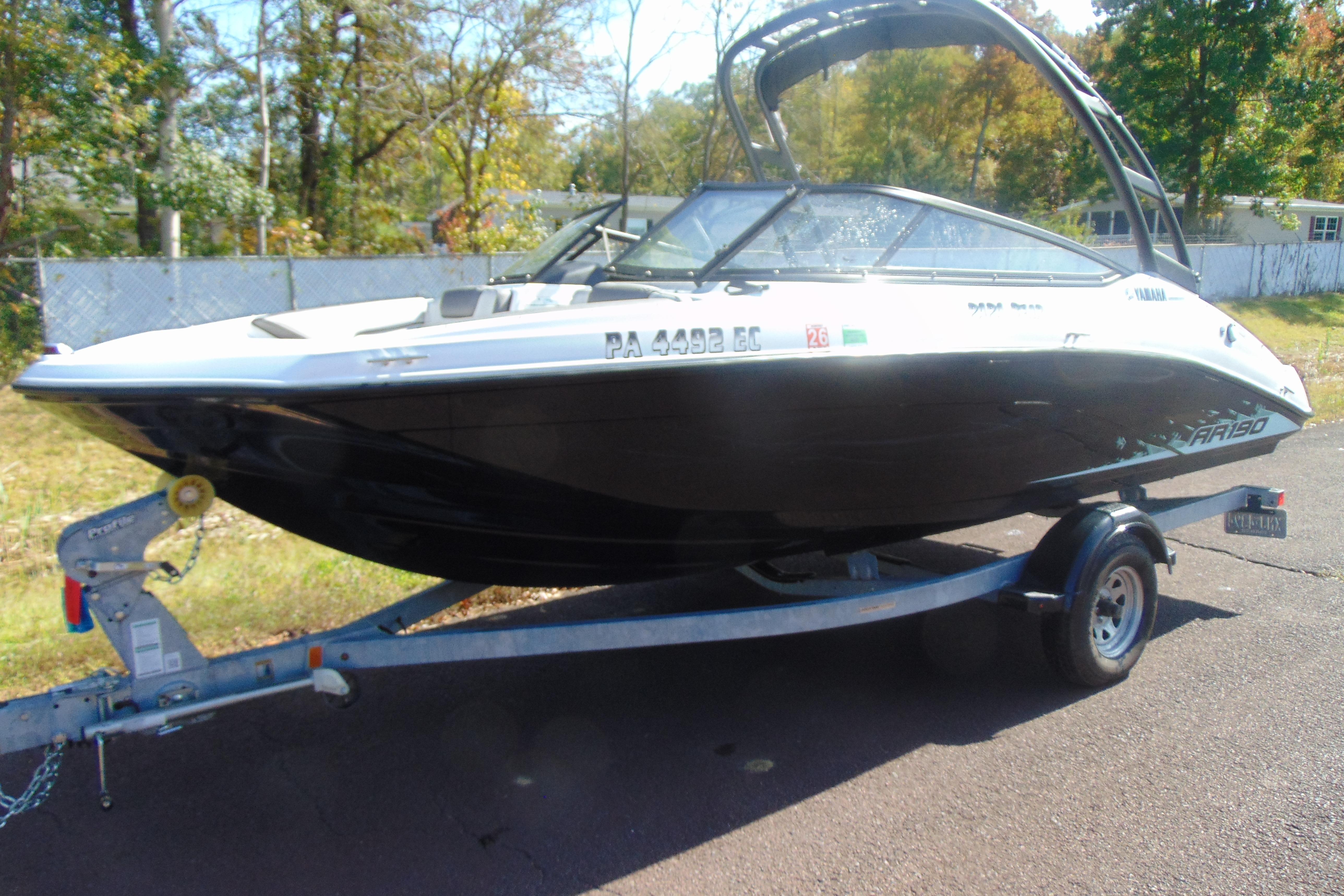 2023 Yamaha Boats AR190