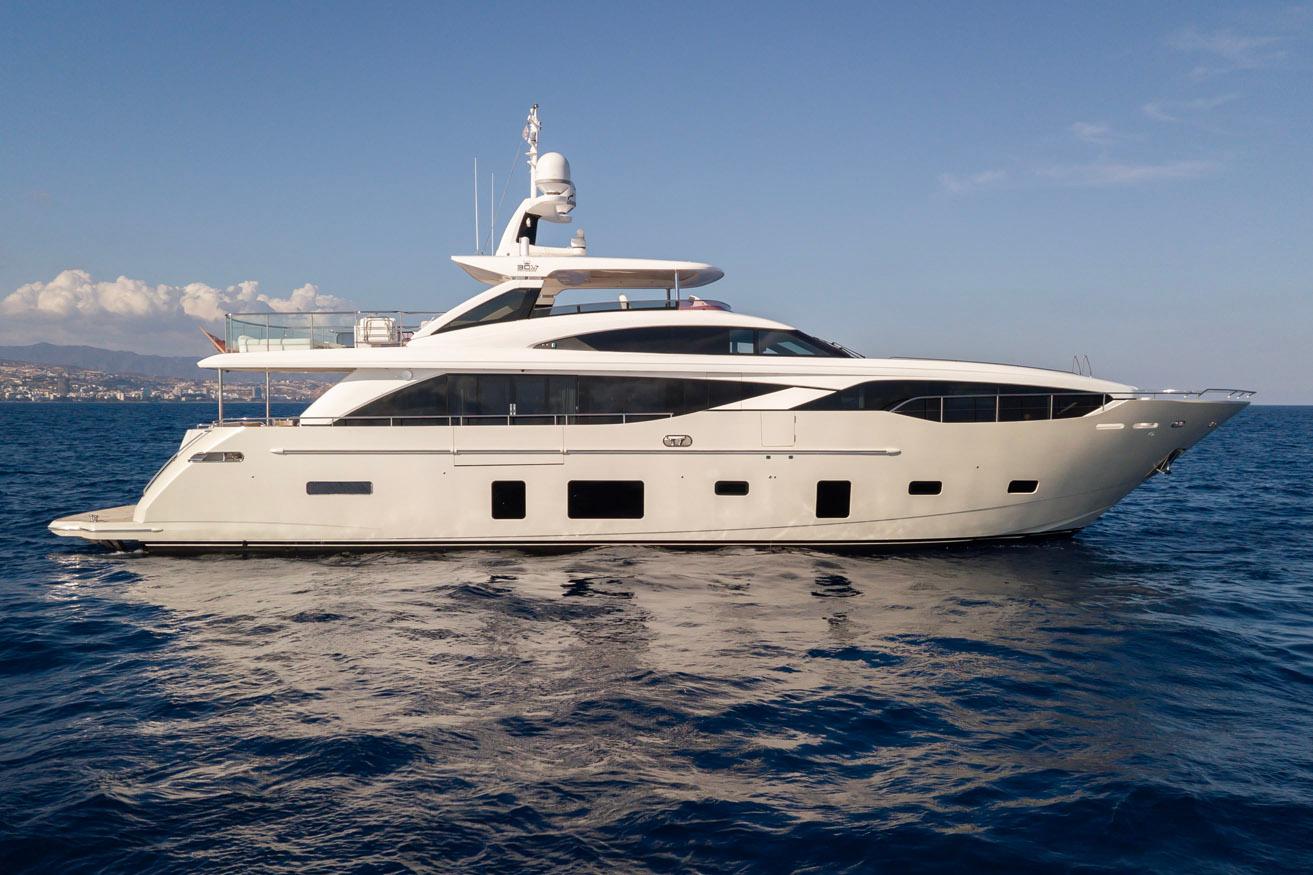 2019 Princess 30M