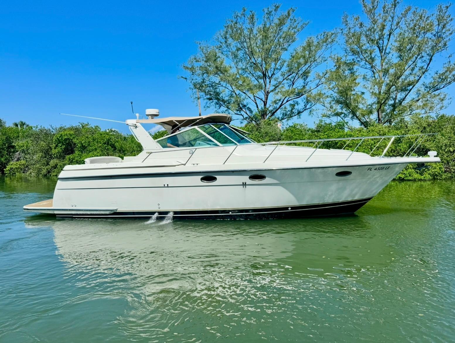 1998 Tiara Yachts 3500 Express yacht for sale in 