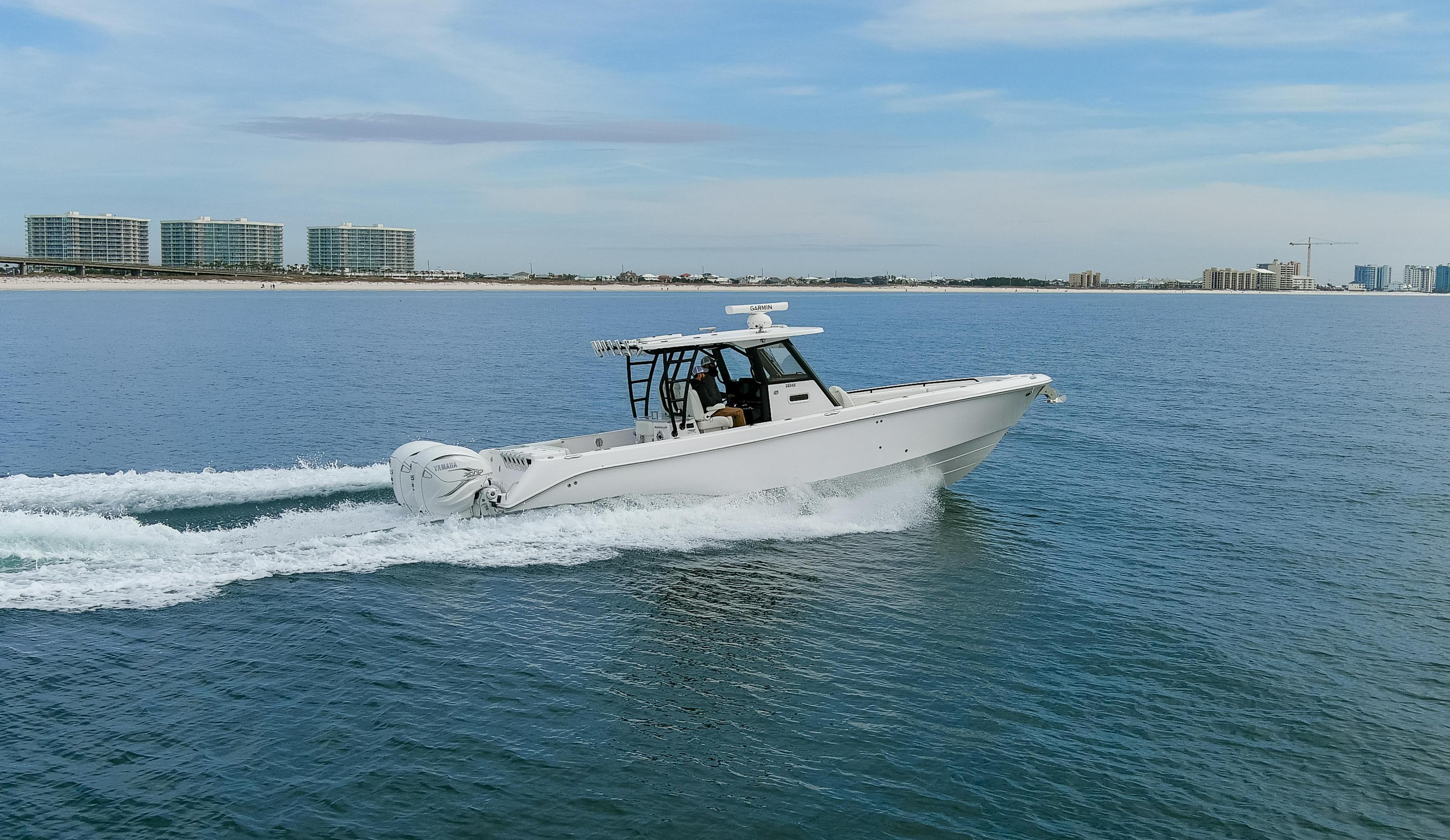2022 Everglades 230 Center Console