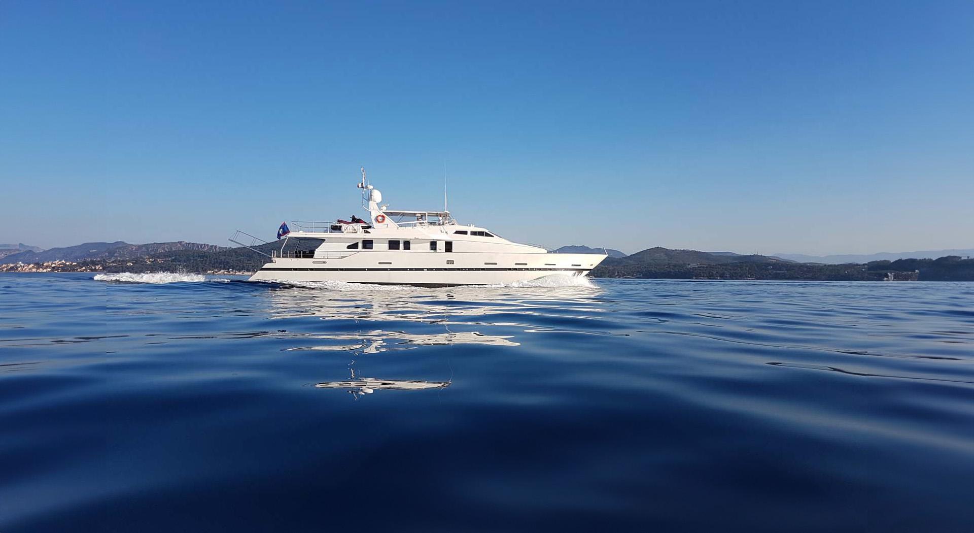 1991 Azimut 90