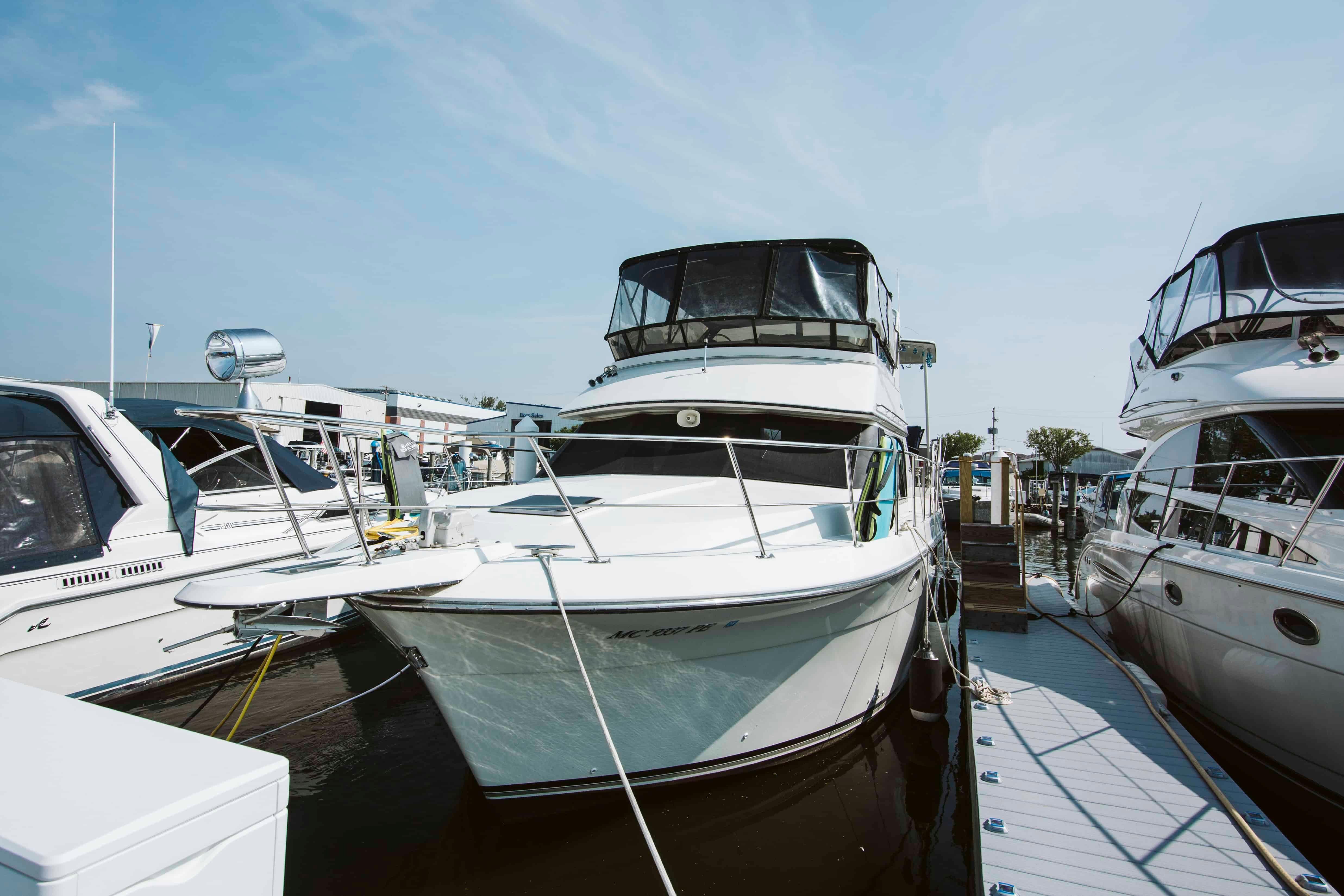 1991 Carver 36 Aft Cabin Motor Yacht yacht for sale in 
