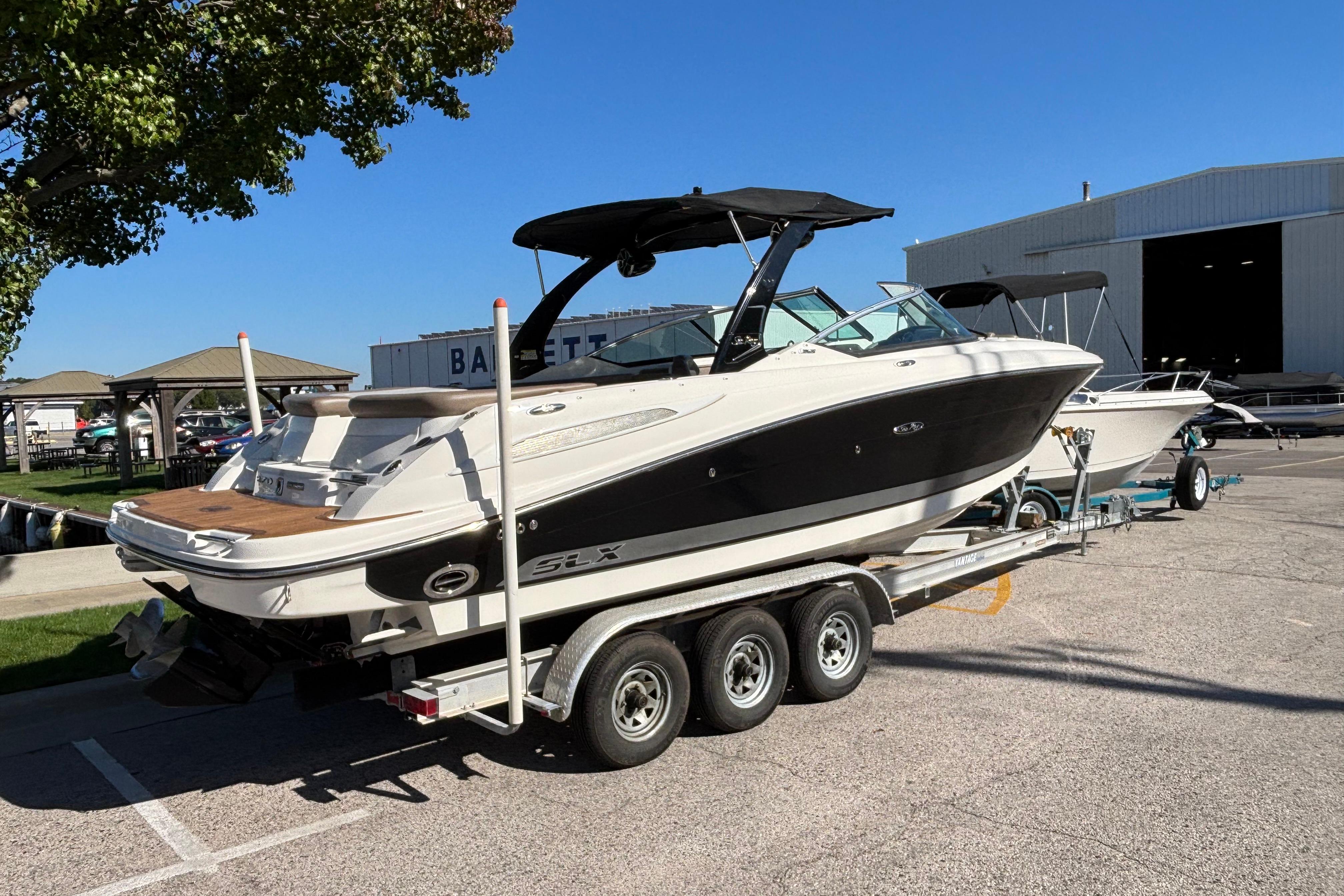2013 Sea Ray 270 SLX yacht for sale in 