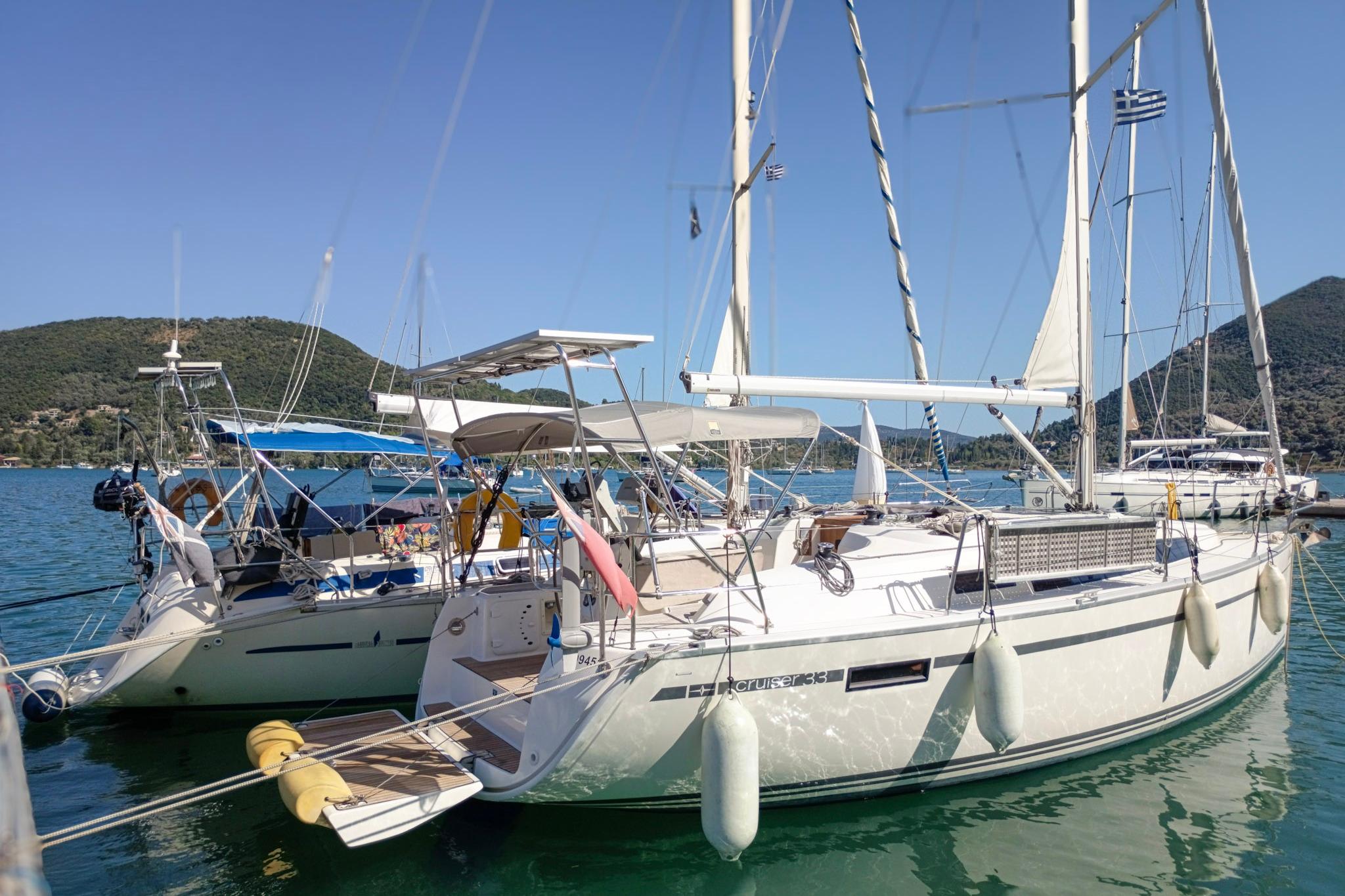 2013 Bavaria Cruiser 33
