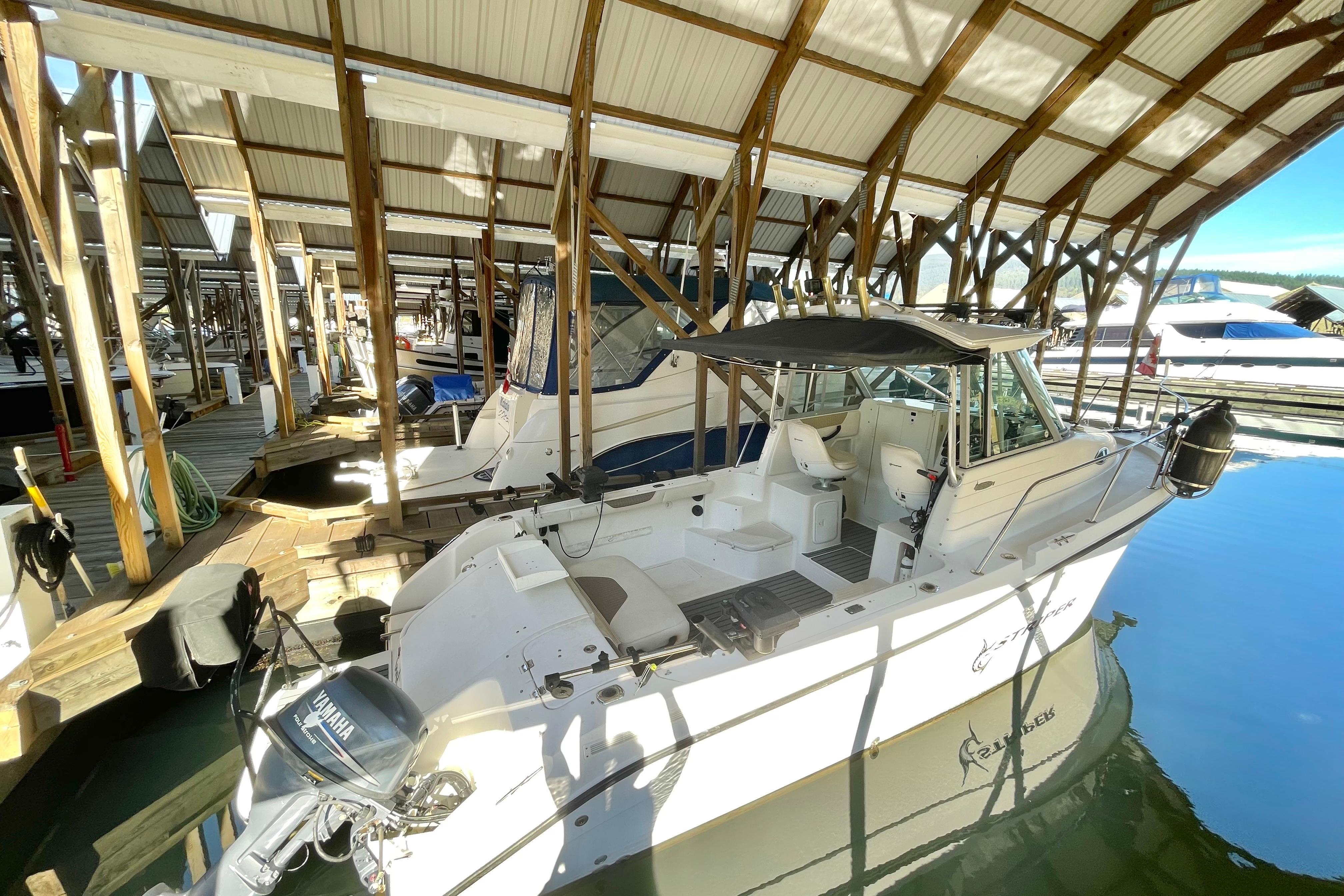 2006 Seaswirl Striper 2601 Walkaround I/O for Sale in Port Moody, BC ...