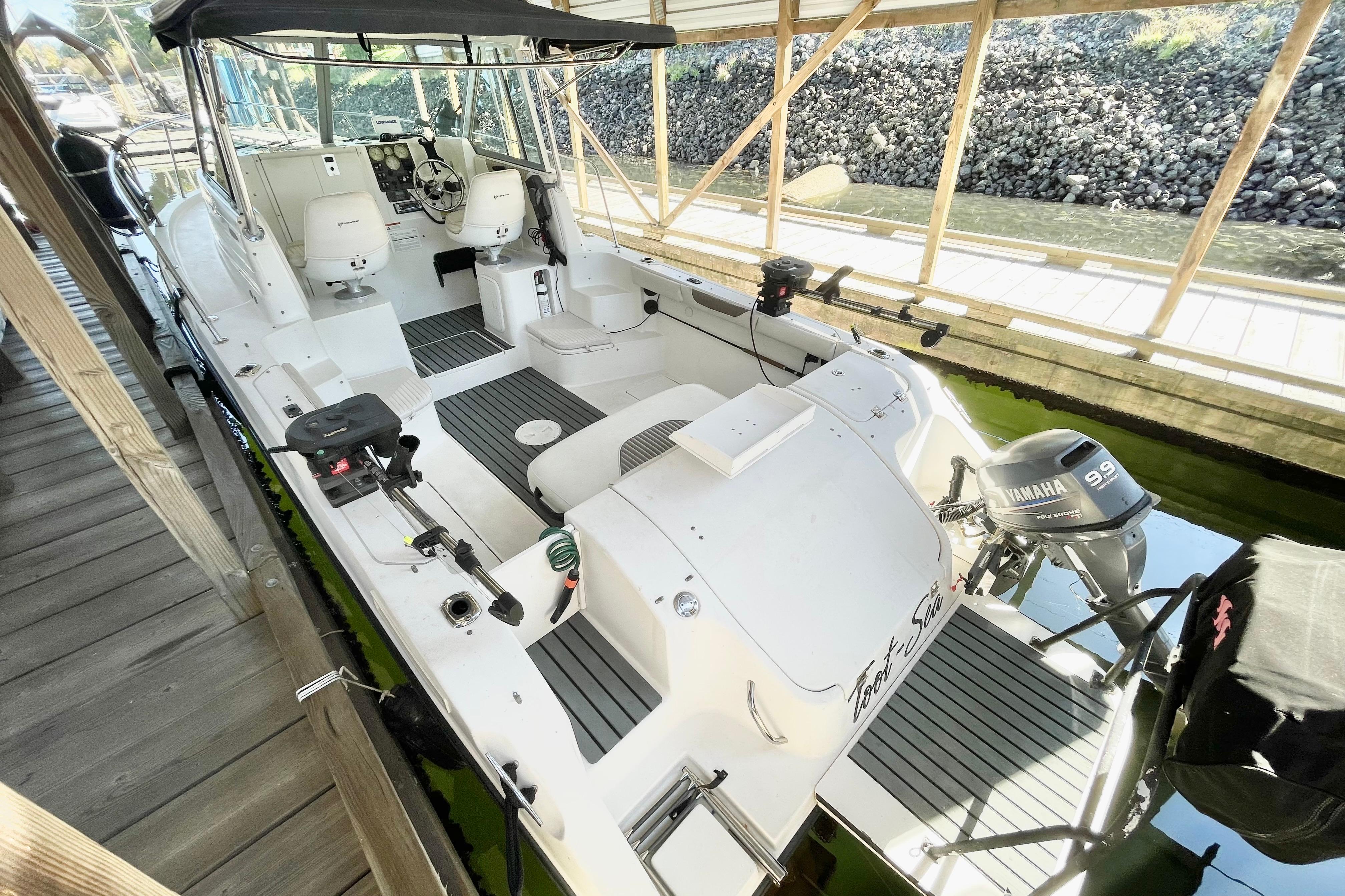 2006 Seaswirl Striper 2601 Walkaround I/O for Sale in Port Moody, BC ...