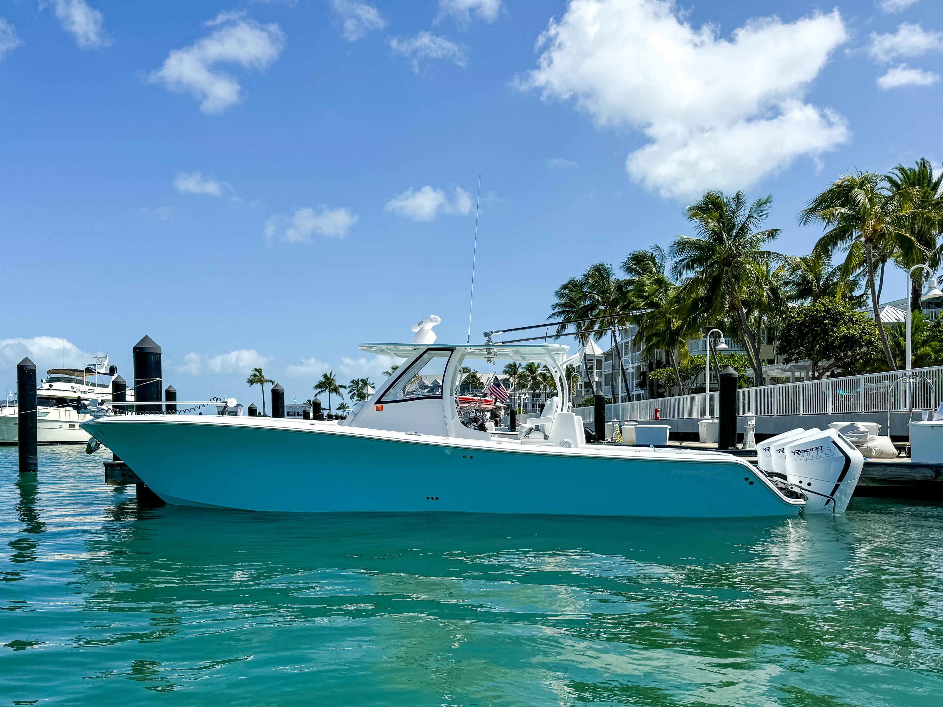 2025 Front Runner 36 Center Console
