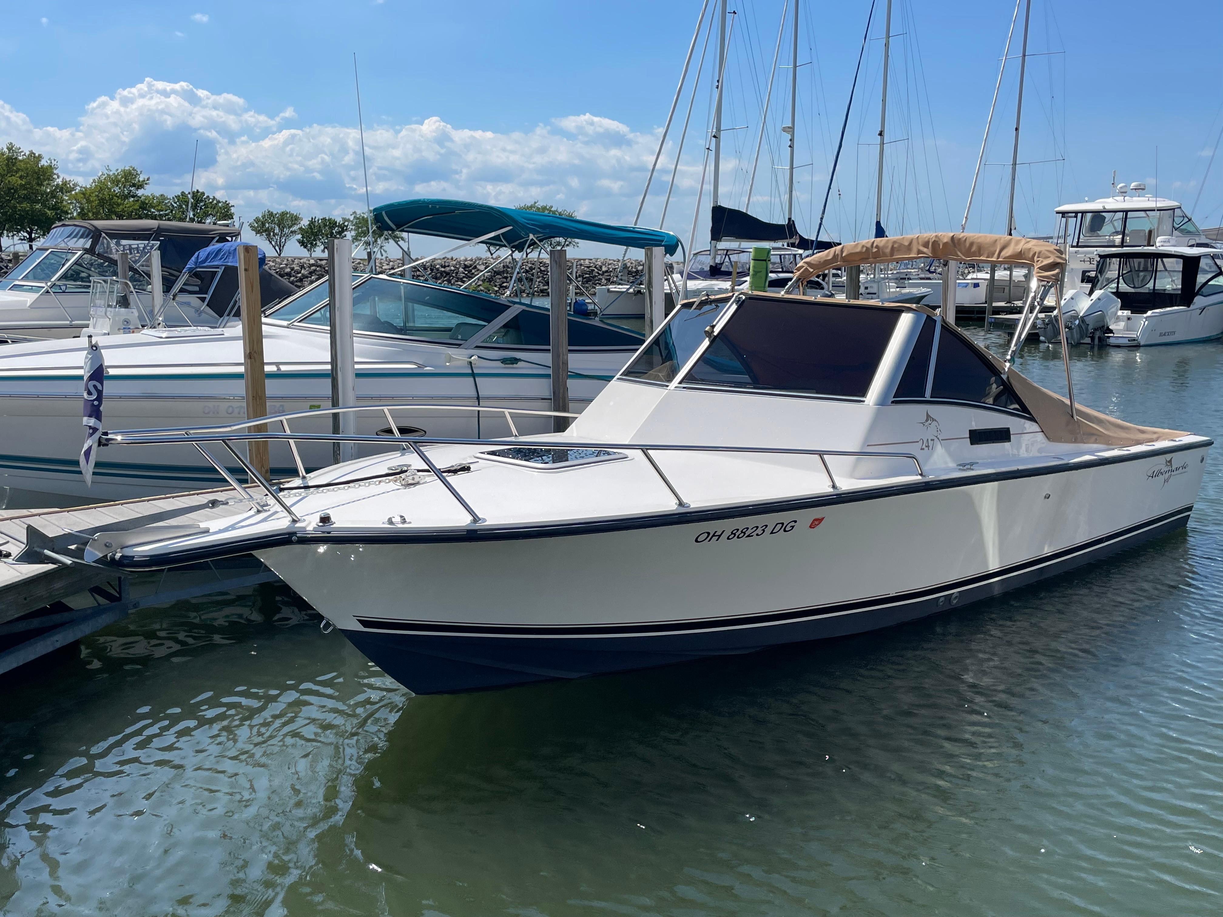 1998 Albemarle 247 Cuddy Express yacht for sale in 